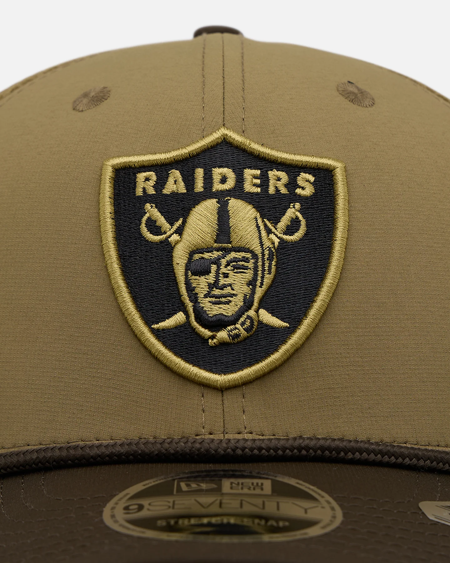 New Era Las Vegas Raiders 'Salute' 9SEVENTY Snapback Olive - Image 5