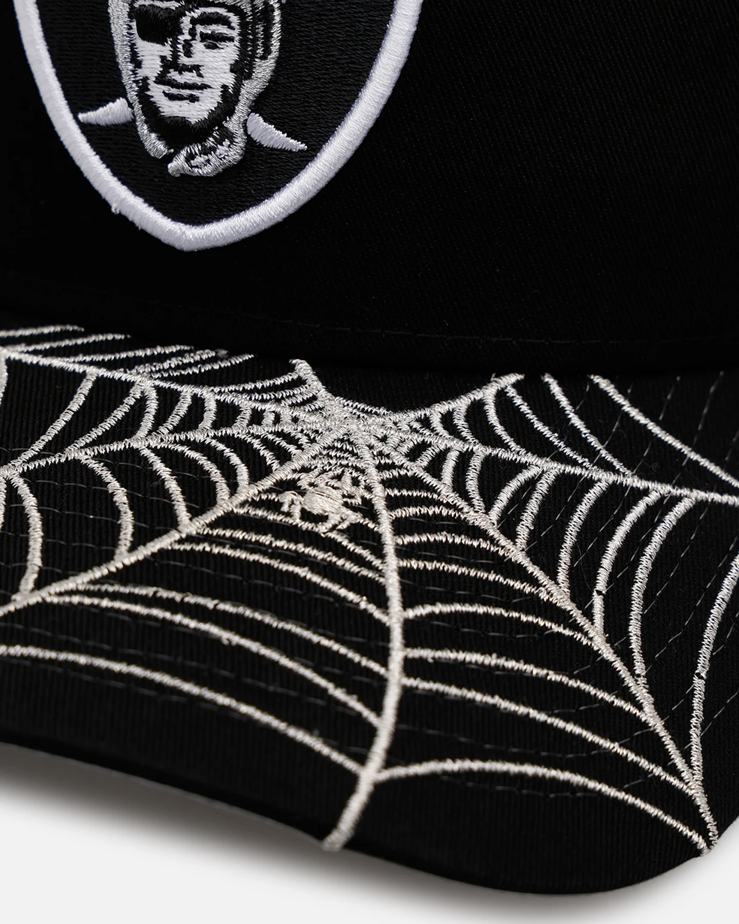 New Era Las Vegas Raiders 'Spider Web Visor' 9FORTY A-Frame Snapback Black - Image 2