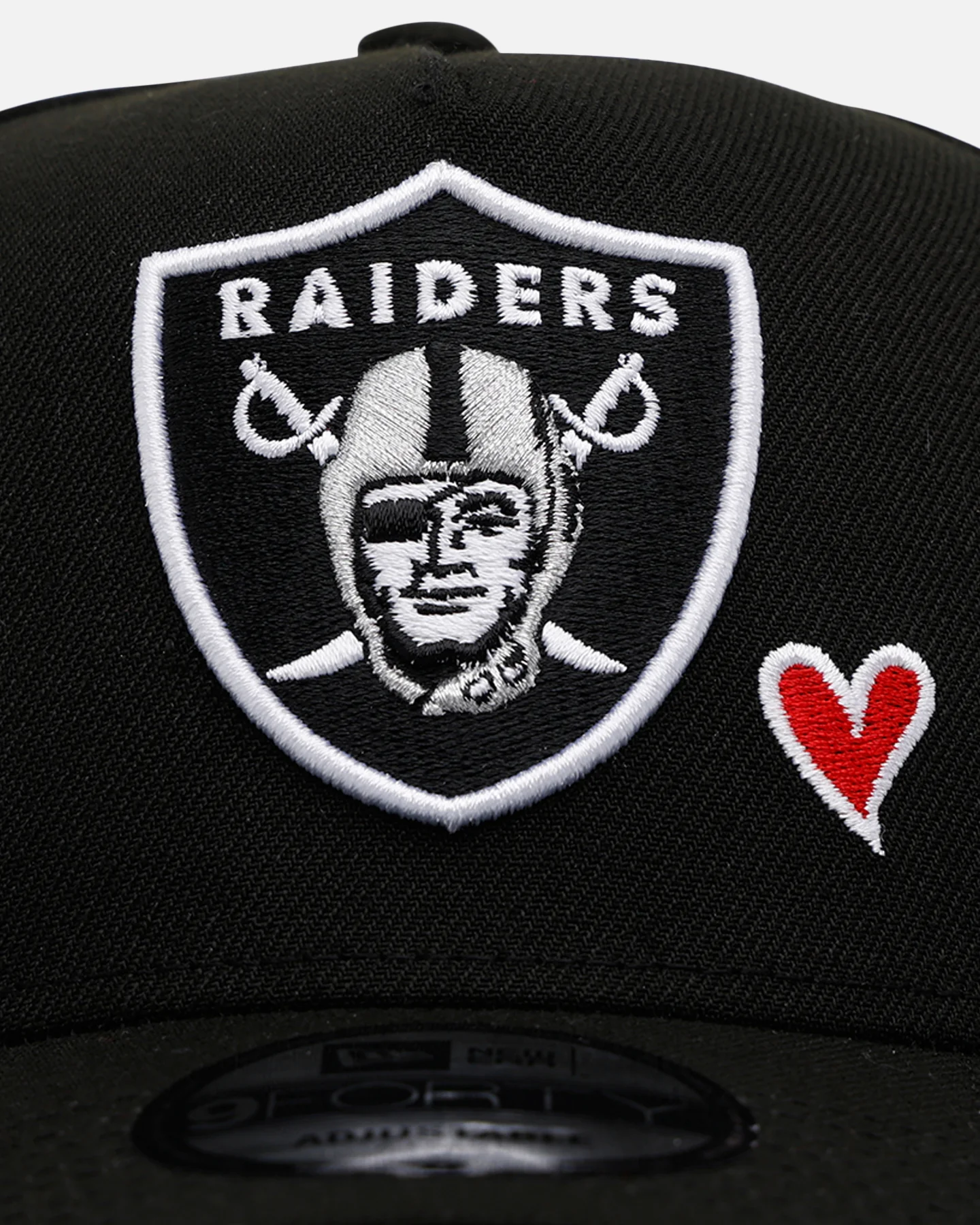 New Era Las Vegas Raiders 'Team Color Hearts' 9FORTY A-Frame Snapback Official Team Color - Image 5