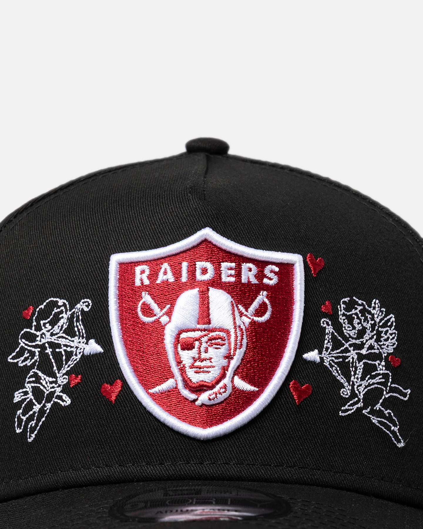 New Era Las Vegas Raiders 'Valentines Day' 9FORTY A-Frame Snapback Black - Image 5