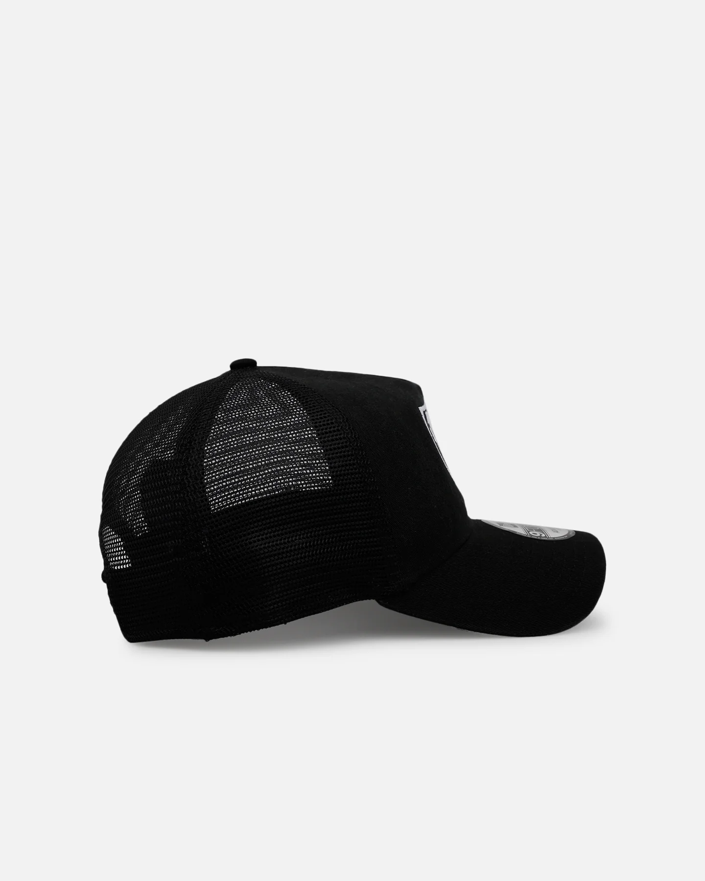 New Era Las Vegas Raiders 'Washed Truckers' 9FORTY A-Frame Trucker Snapback Official Team Color - Image 3