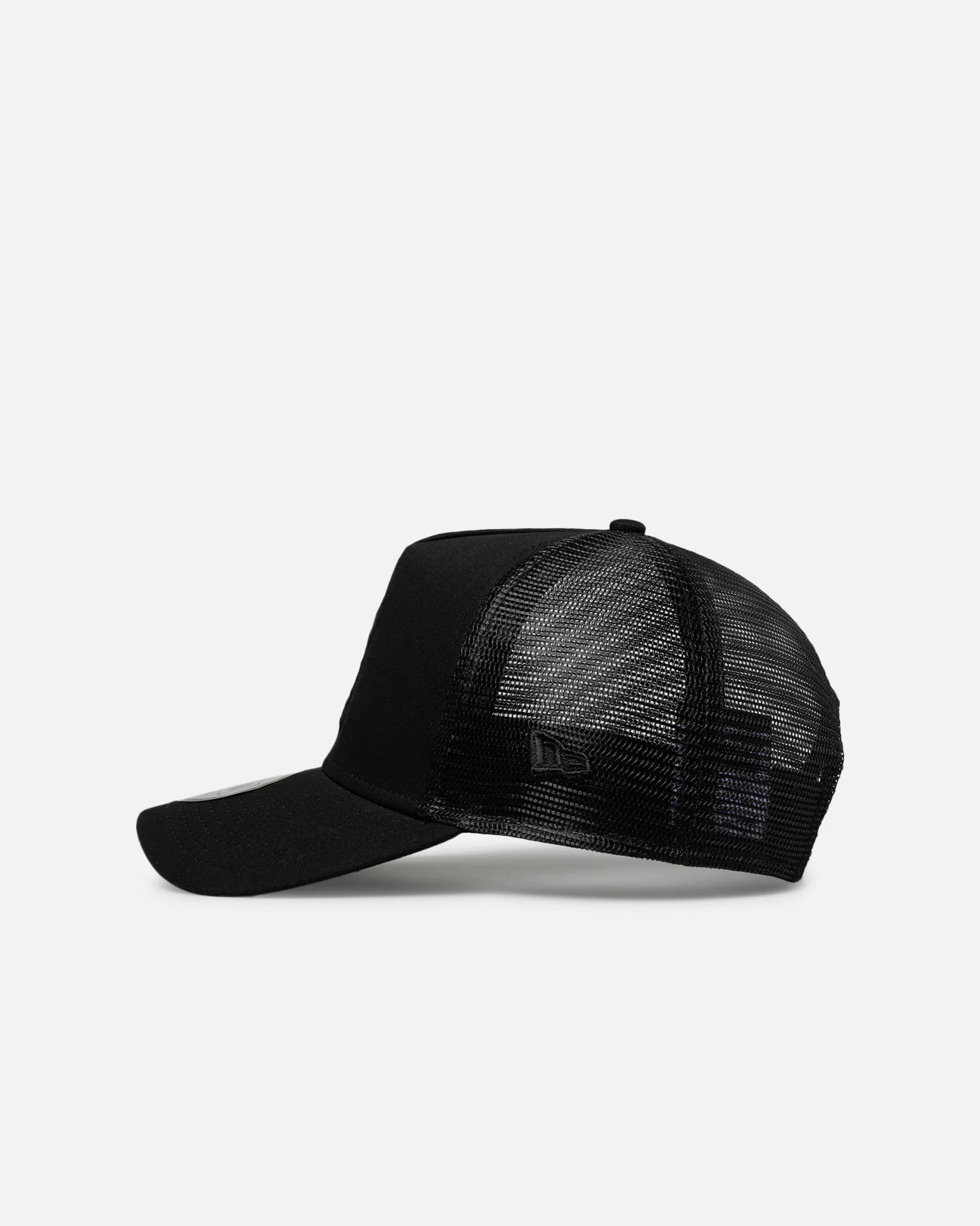 New Era Liverpool FC 9FORTY A-Frame Trucker Snapback Black - Image 4
