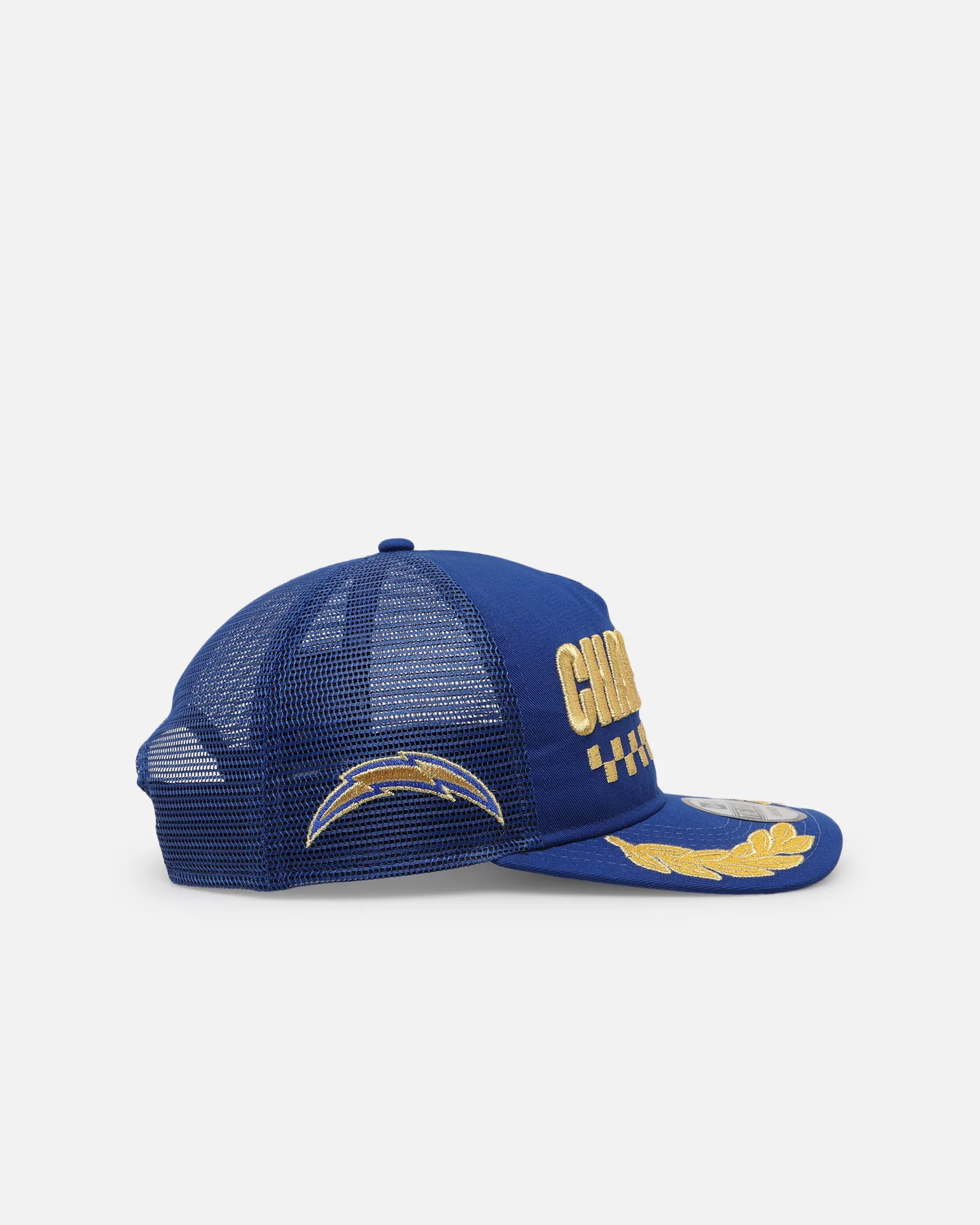 New Era Los Angeles Chargers 'Podium Collection' Pre-Curved Golfer Trucker Snapback Light Royal/Metallic Gold - Image 4