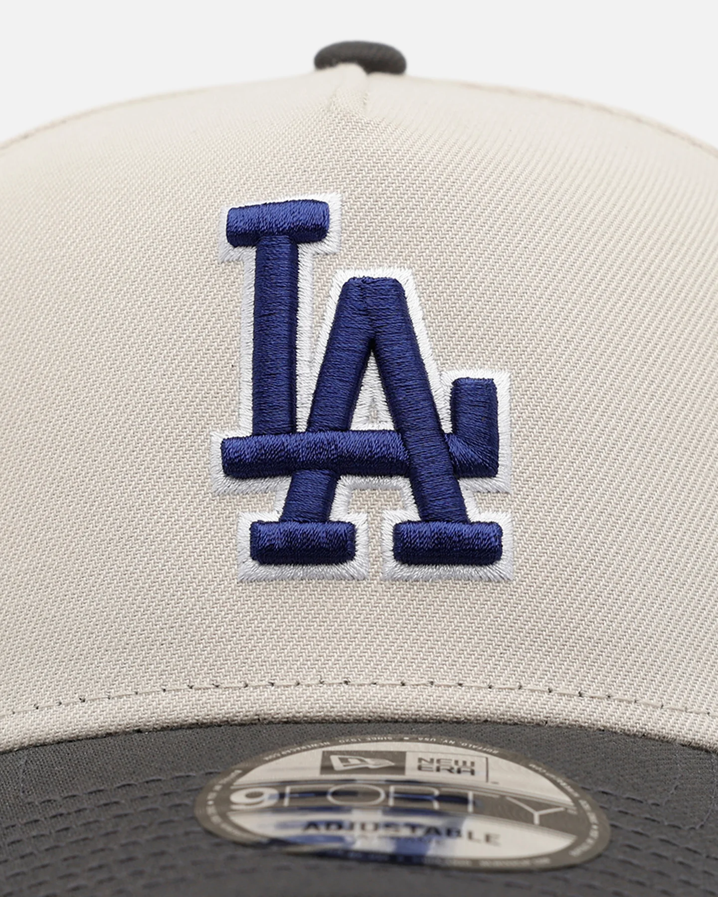 New Era Los Angeles Dodgers '2025 World Series Champions' 9FORTY A-Frame Snapback Stone - Image 5