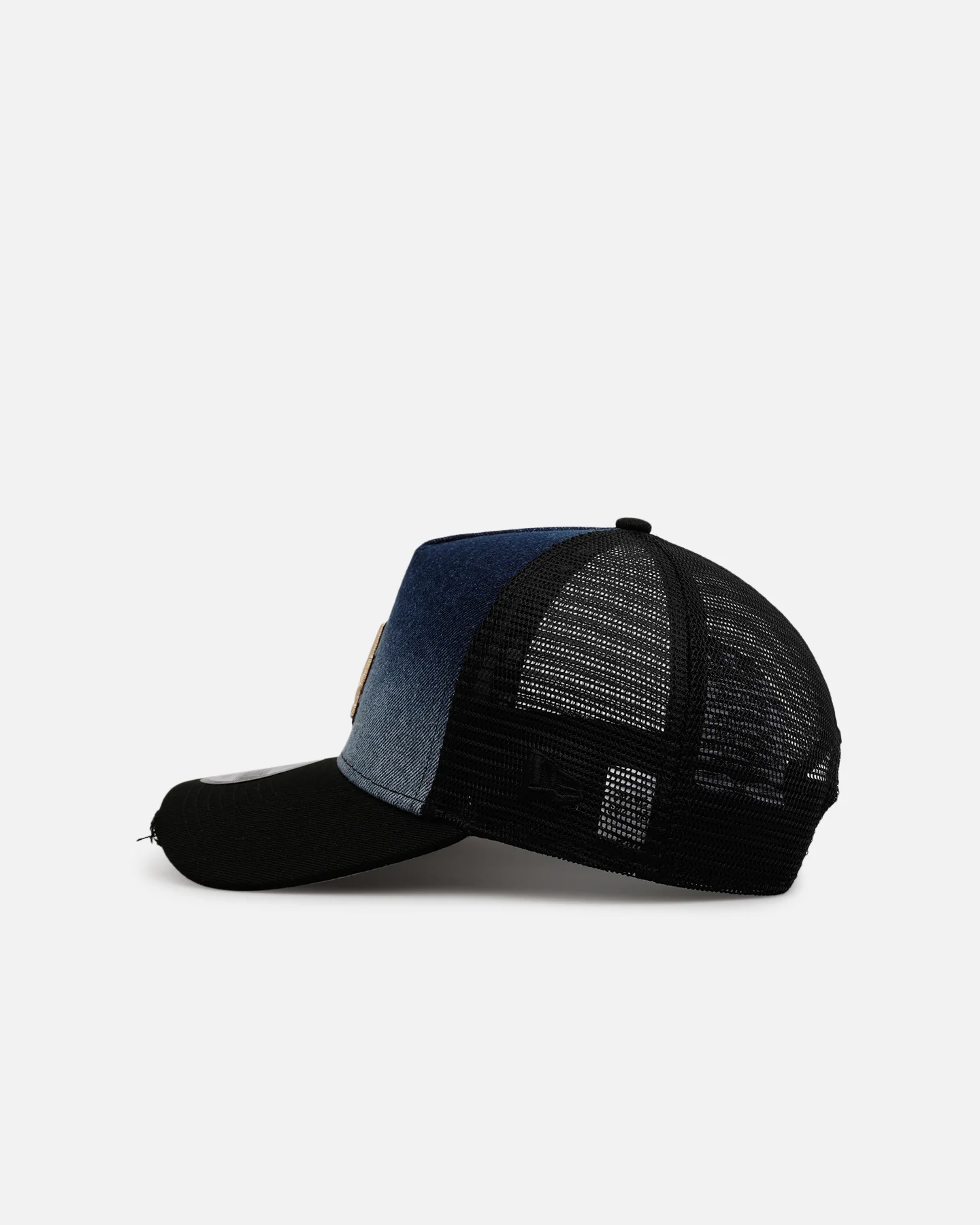 New Era Los Angeles Dodgers 'Bleach' 9FORTY A-Frame Trucker Snapback Denim - Image 4