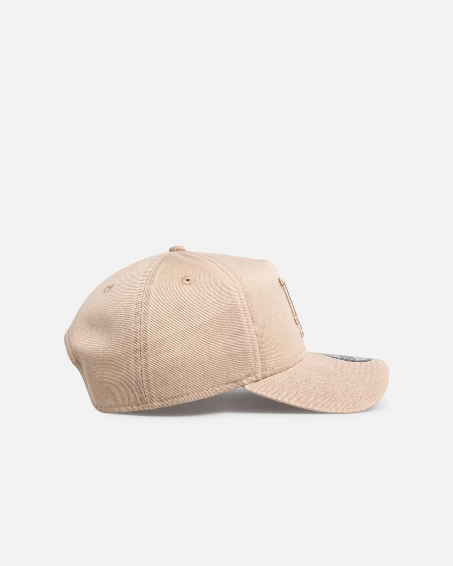 New Era Los Angeles Dodgers 'Dirty Wash' 9FORTY A-Frame Snapback Camel - Image 3