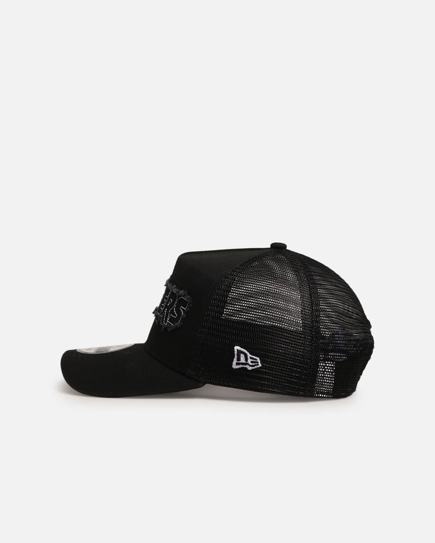 New Era Los Angeles Dodgers 'Distressed' 9FORTY A-Frame Trucker Snapback Black/White - Image 4