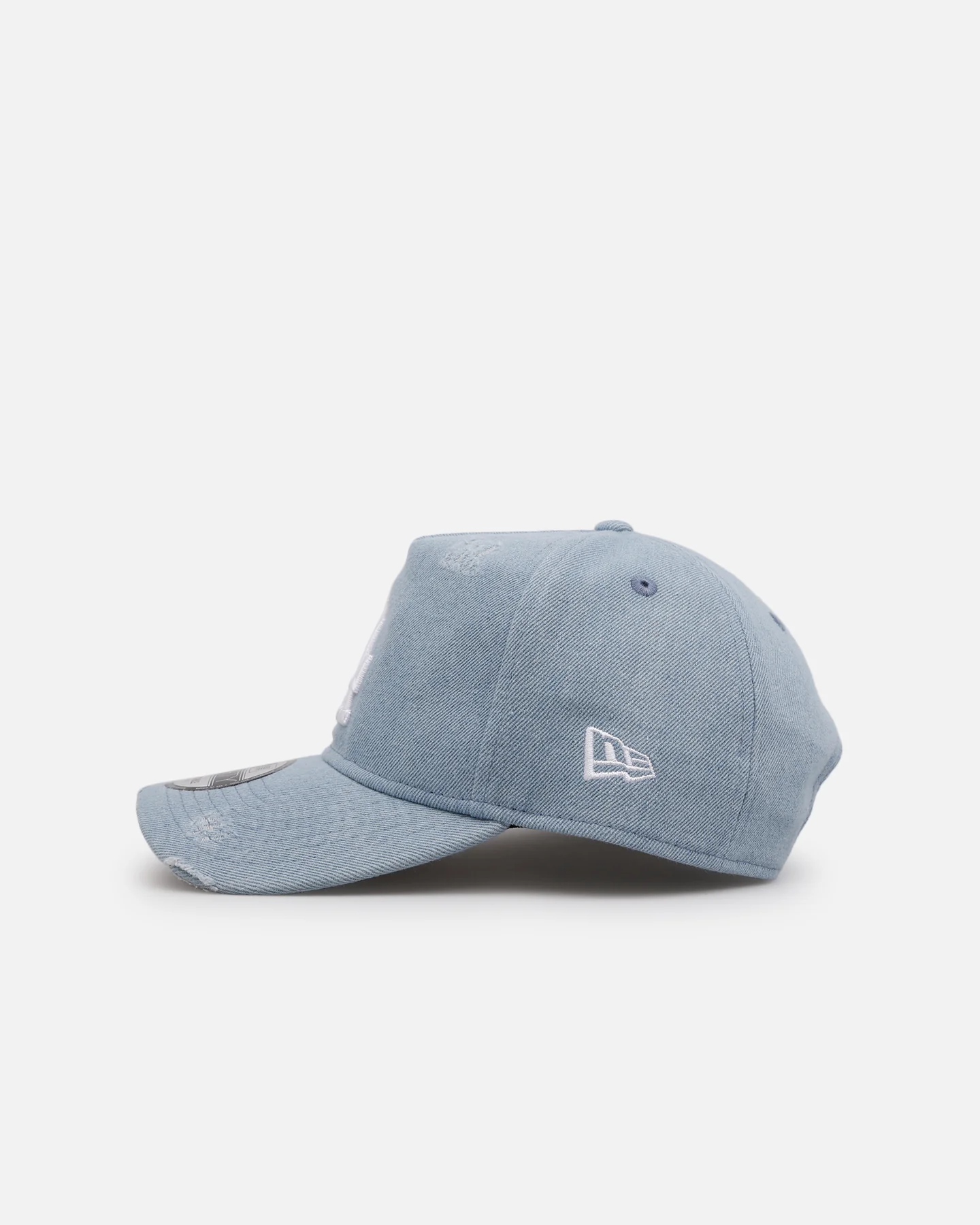 New Era Los Angeles Dodgers 'Distressed Denim' 9FORTY A-Frame Snapback Light Wash Denim - Image 4