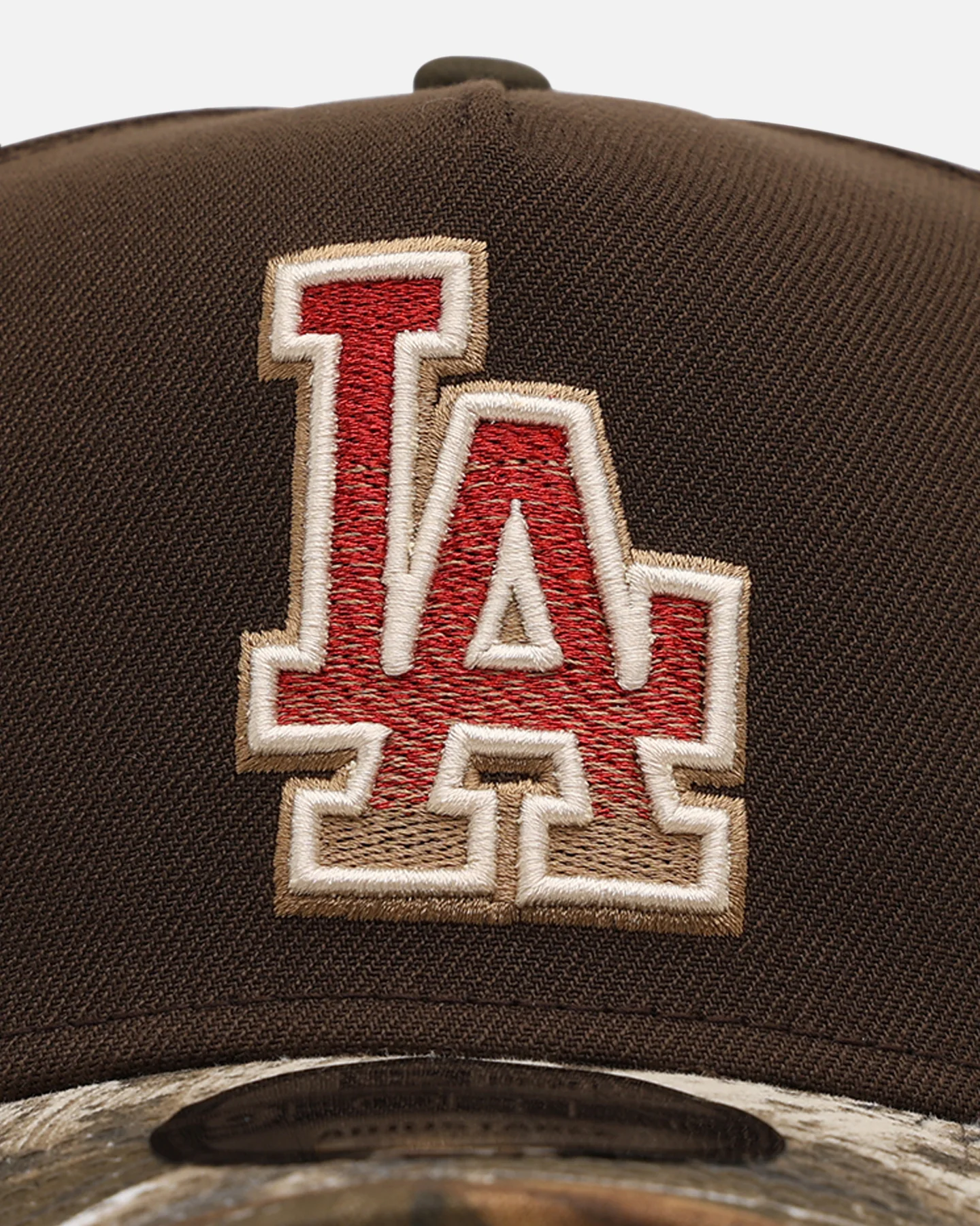New Era Los Angeles Dodgers 'Great Outdoors' 9FORTY A-Frame Snapback Brown/Camo - Image 5
