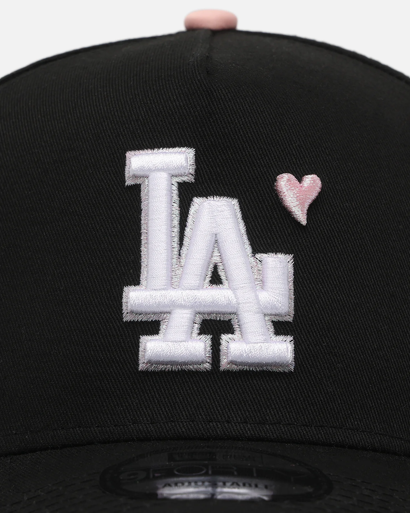 New Era Los Angeles Dodgers 'Pink Satin Hearts 2.0' 9FORTY A-Frame Snapback Black/Pink - Image 5