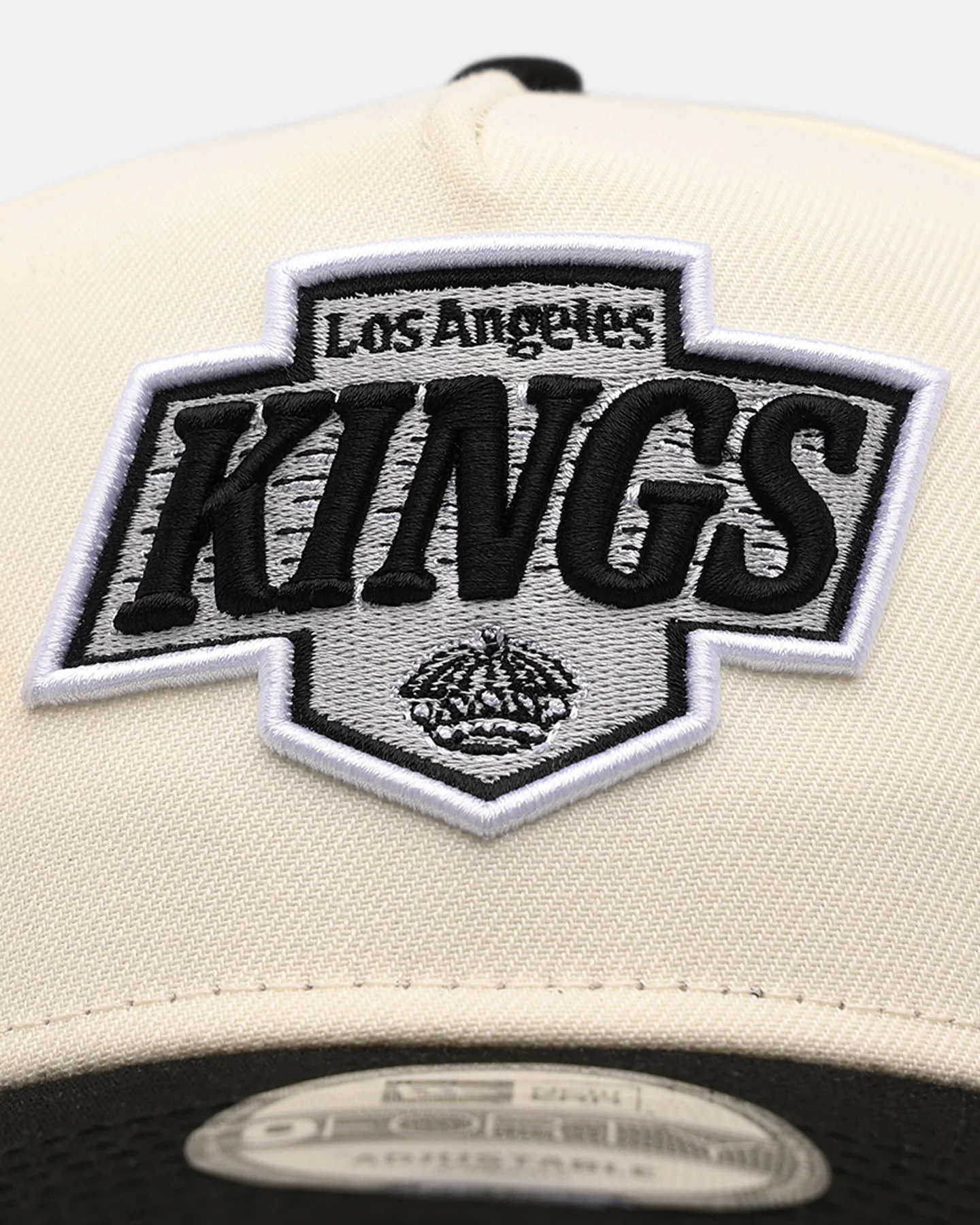New Era Los Angeles Kings 'Team Color Visor' 9FORTY A-Frame Snapback Chrome/Official Team Color - Image 5