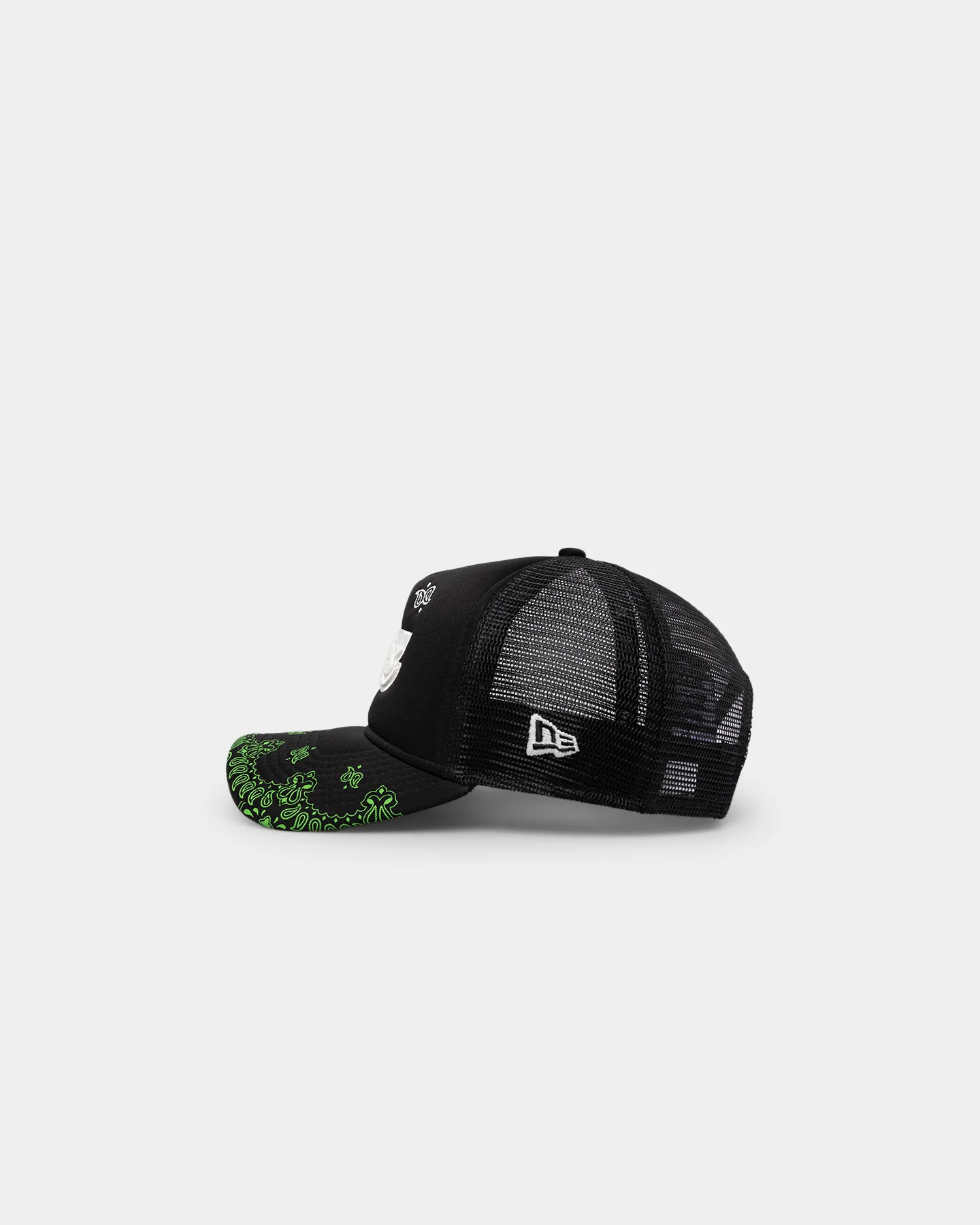 New Era Los Angeles Lakers 'Glow In The Dark' 9FORTY A-Frame Trucker Snapback Black/Neon Green - Image 5