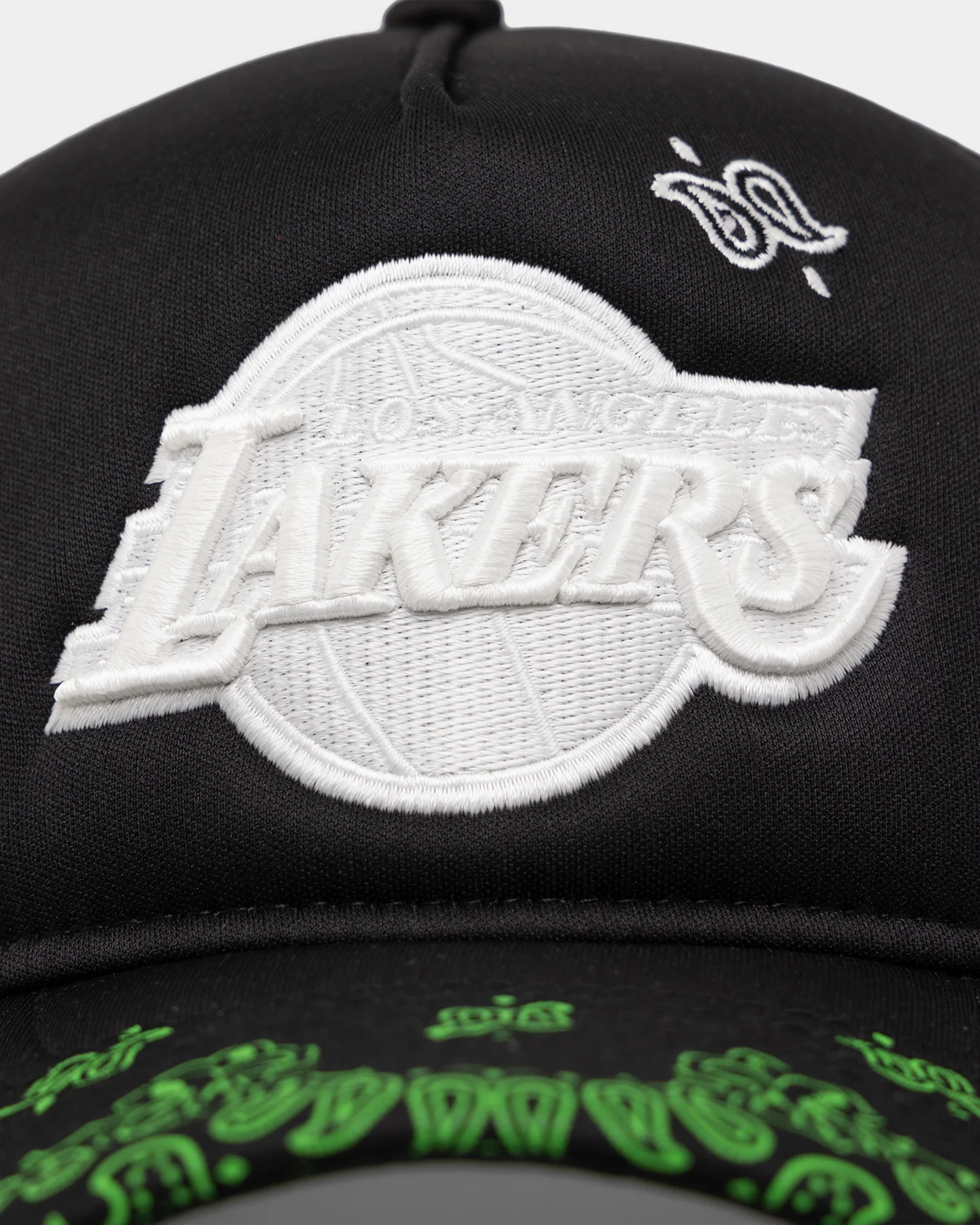 New Era Los Angeles Lakers 'Glow In The Dark' 9FORTY A-Frame Trucker Snapback Black/Neon Green - Image 6