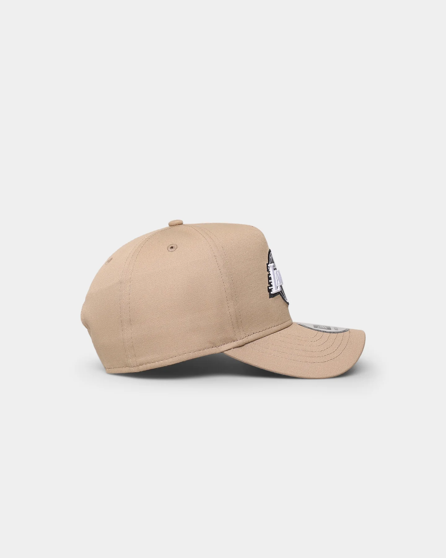 New Era Los Angeles Lakers 'Camel Black White' 9FORTY K-Frame Snapback Camel/Black - Image 4