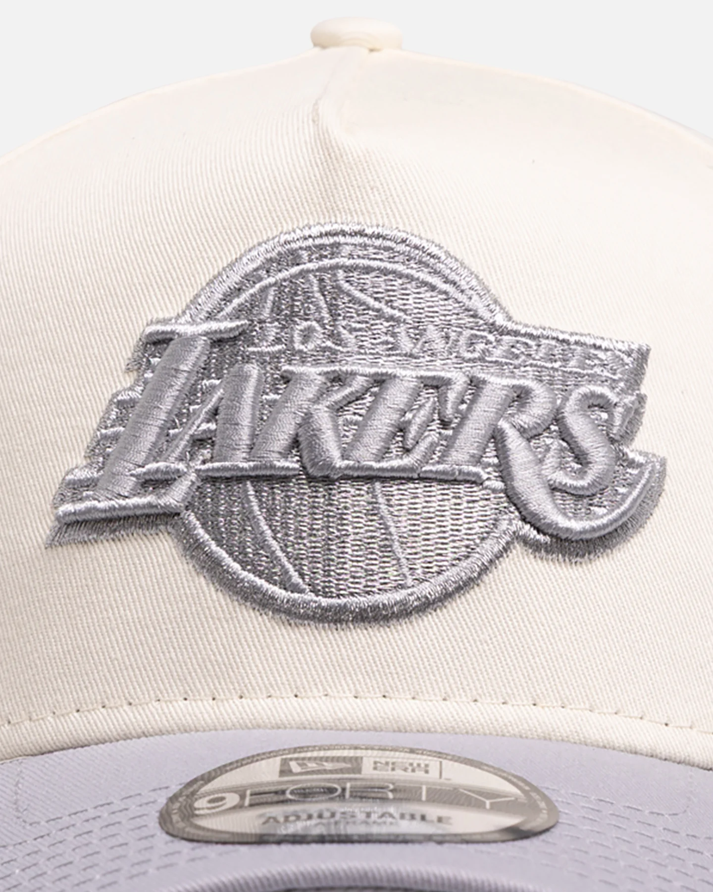 New Era Los Angeles Lakers 'Chrome Grey' 9FORTY A-Frame Snapback White/Silver - Image 5