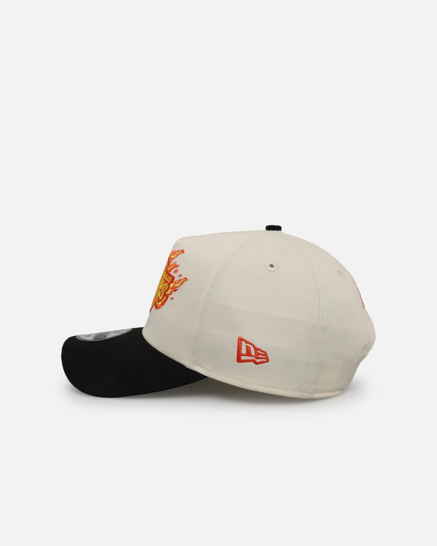 New Era Los Angeles Lakers 'Flame' 9FORTY A-Frame Snapback Chrome White/Black - Image 4
