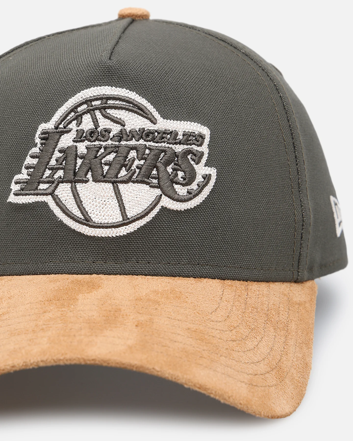 New Era Los Angeles Lakers 'Moss Canvas Wheat' 9FORTY A-Frame Snapback Moss Canvas/Ivory - Image 2