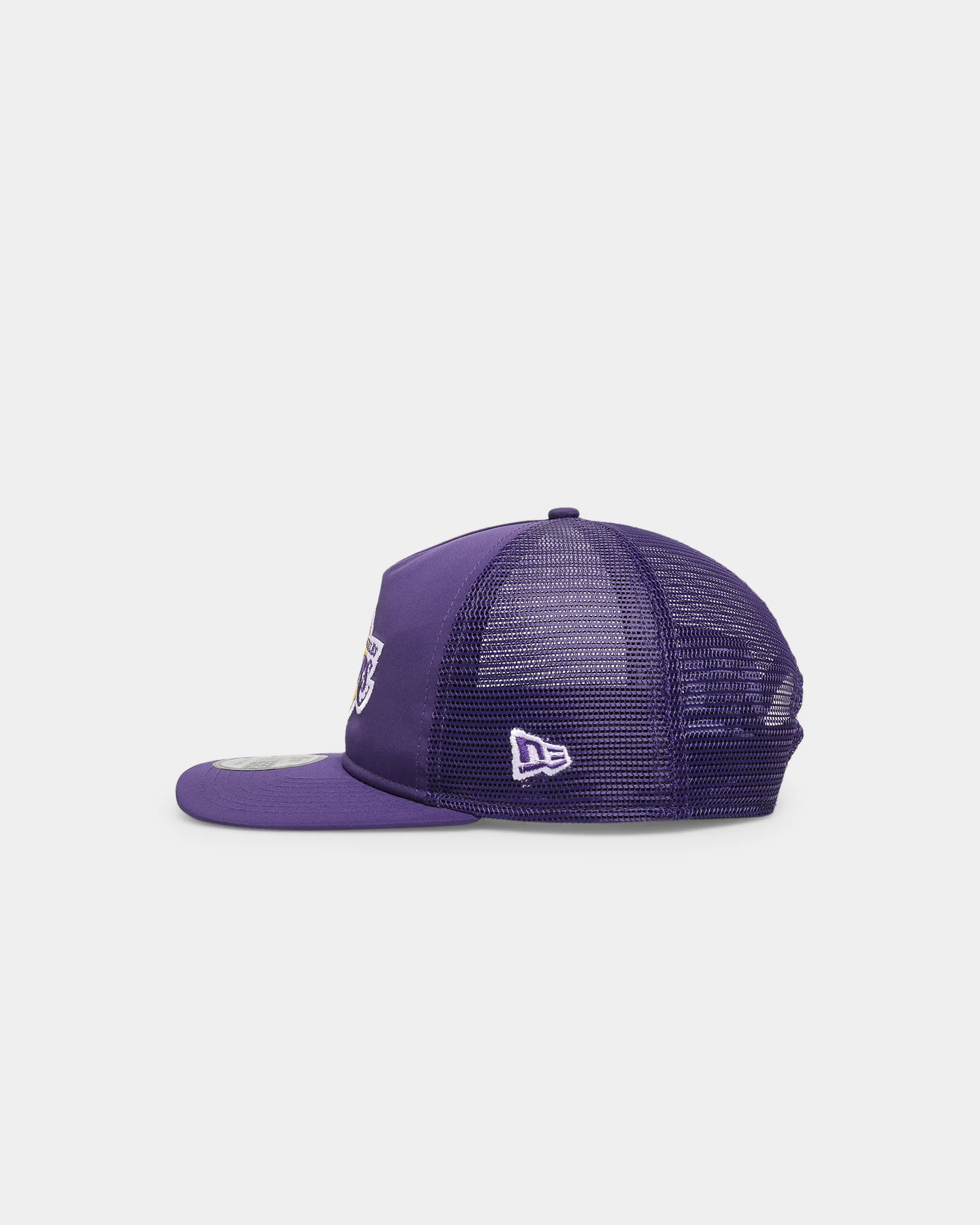 New Era Los Angeles Lakers 'OG Team Colour' Prolight Old Golfer Trucker Snapback OTC - Image 5