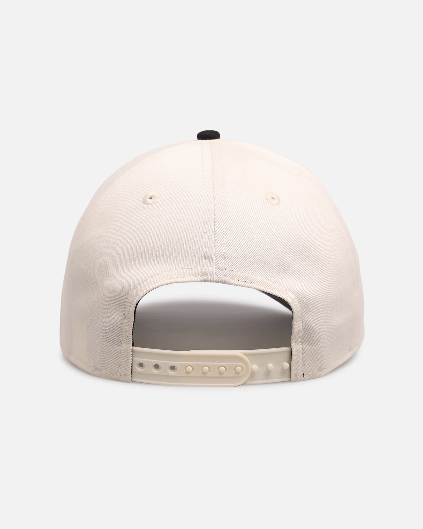 New Era Los Angeles Lakers 'Regency Crown' 9FORTY A-Frame Snapback Chrome White/Black - Image 2