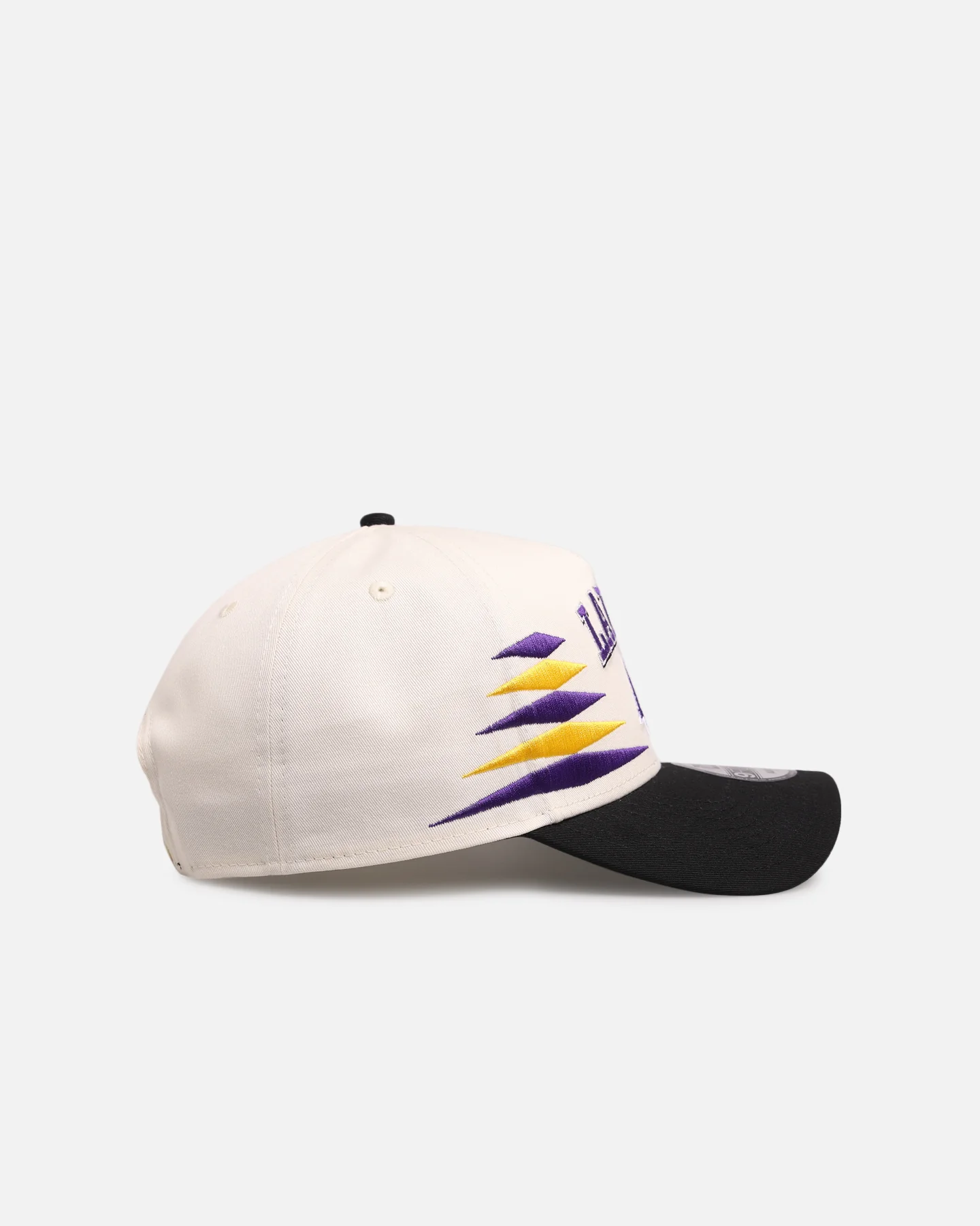 New Era Los Angeles Lakers 'Regency Crown' 9FORTY A-Frame Snapback Chrome White/Black - Image 3