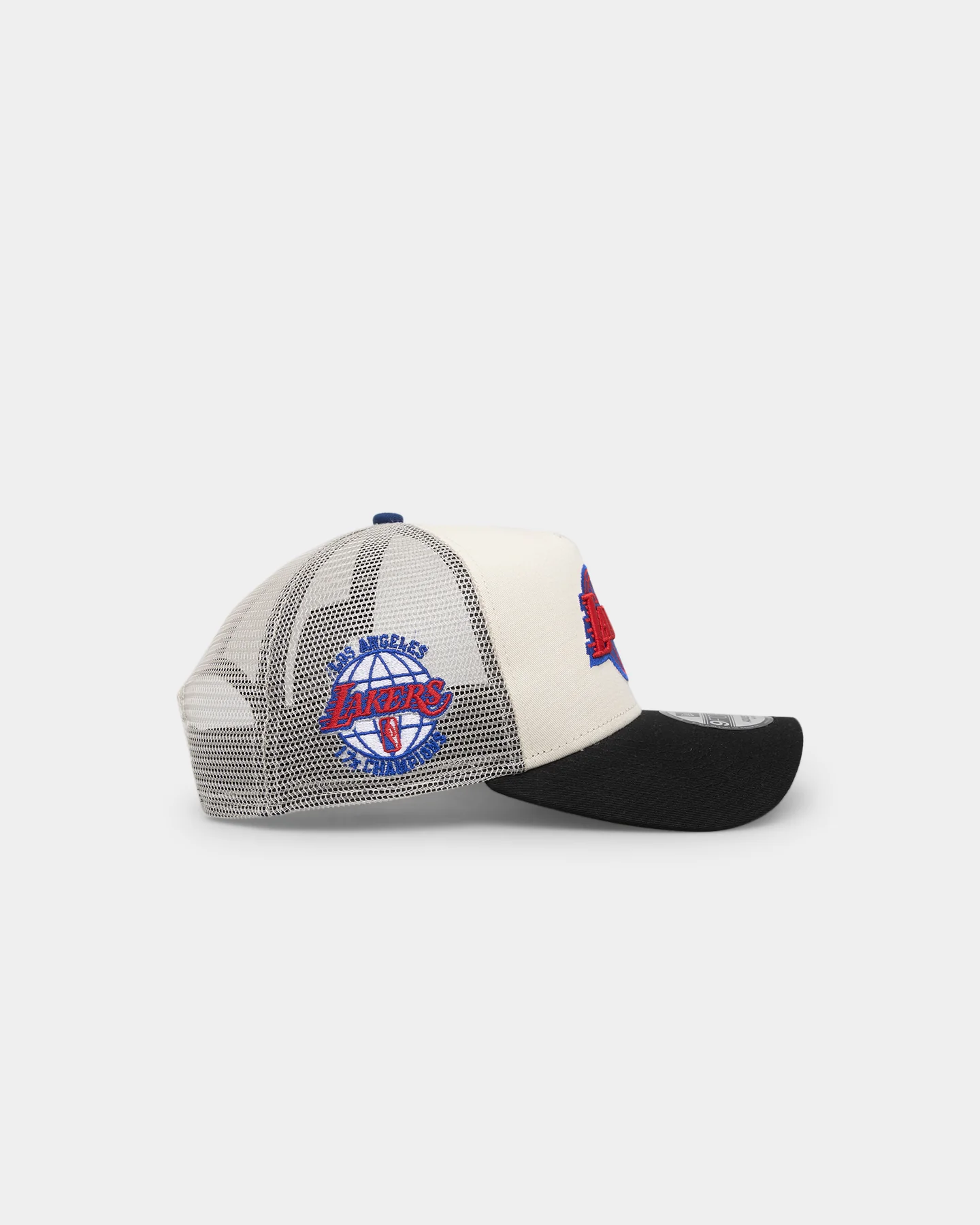New Era Los Angeles Lakers 'Retro Mosaic' 9FORTY A-Frame Trucker Snapback White/Black - Image 3