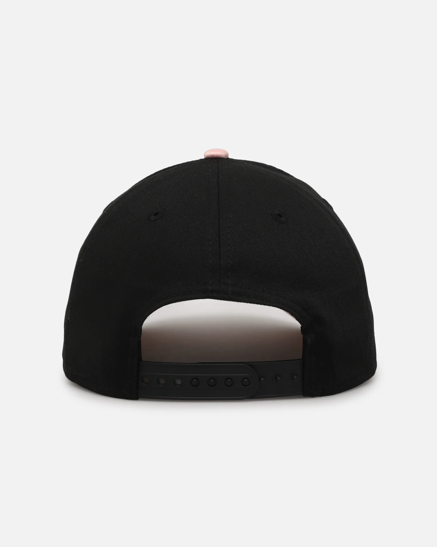 New Era Los Angeles Lakers 'Pink Satin Hearts 2.0' 9FORTY A-Frame Snapback Black/Pink - Image 2