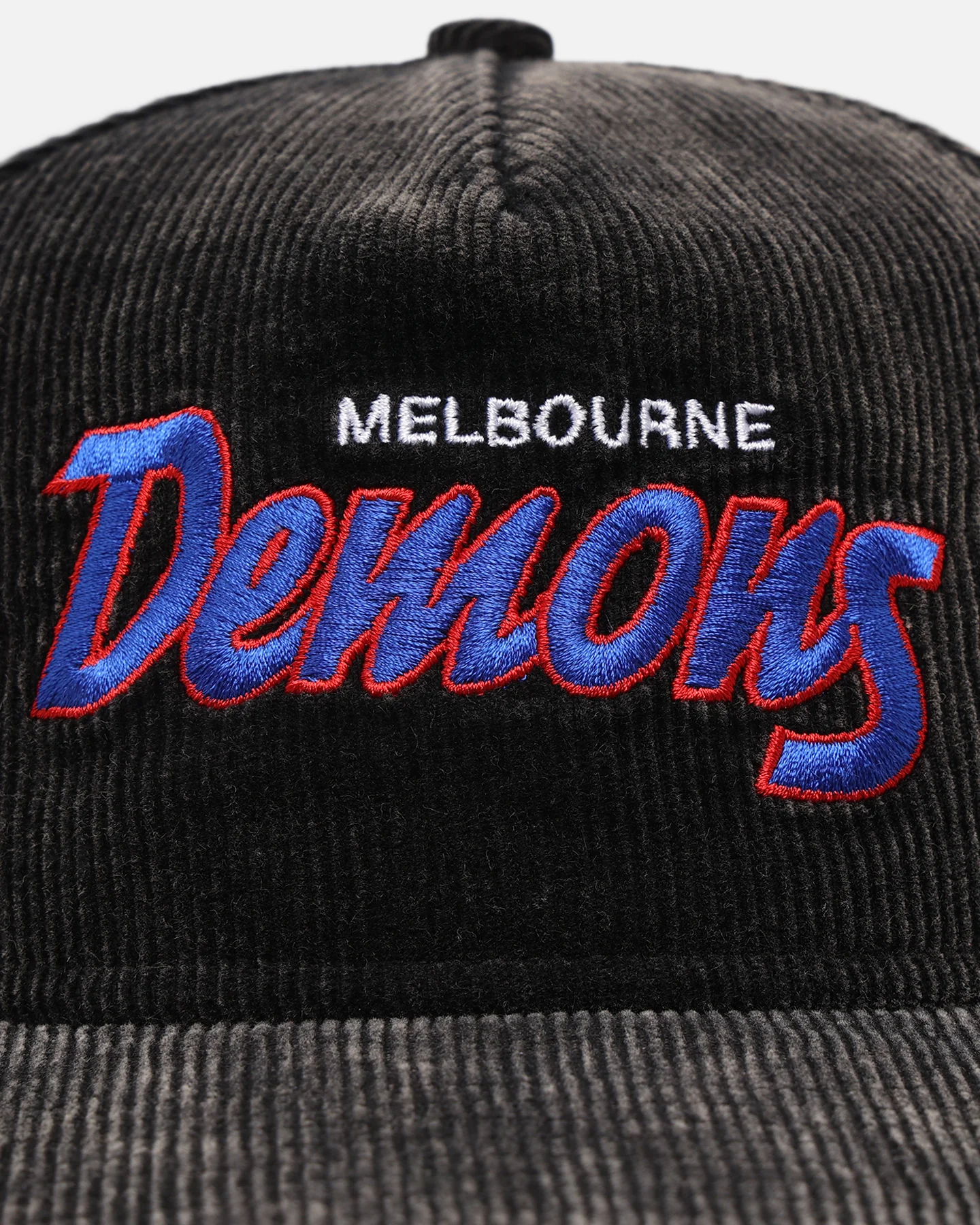 New Era Melbourne Demons 'Washed Corduroy' Pre-Curved Golfer Snapback Black/Kelly Green - Image 5