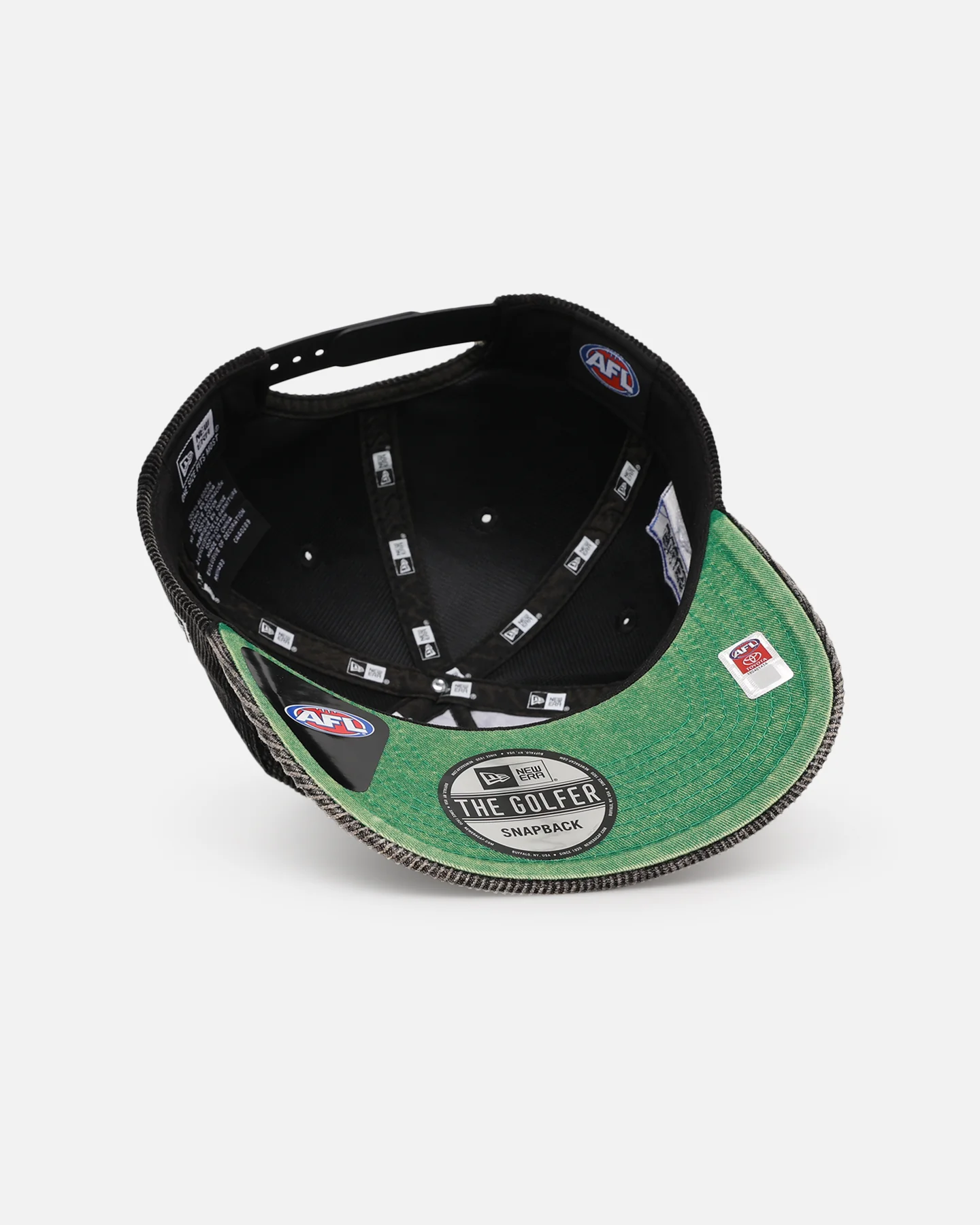 New Era Melbourne Demons 'Washed Corduroy' Pre-Curved Golfer Snapback Black/Kelly Green - Image 6