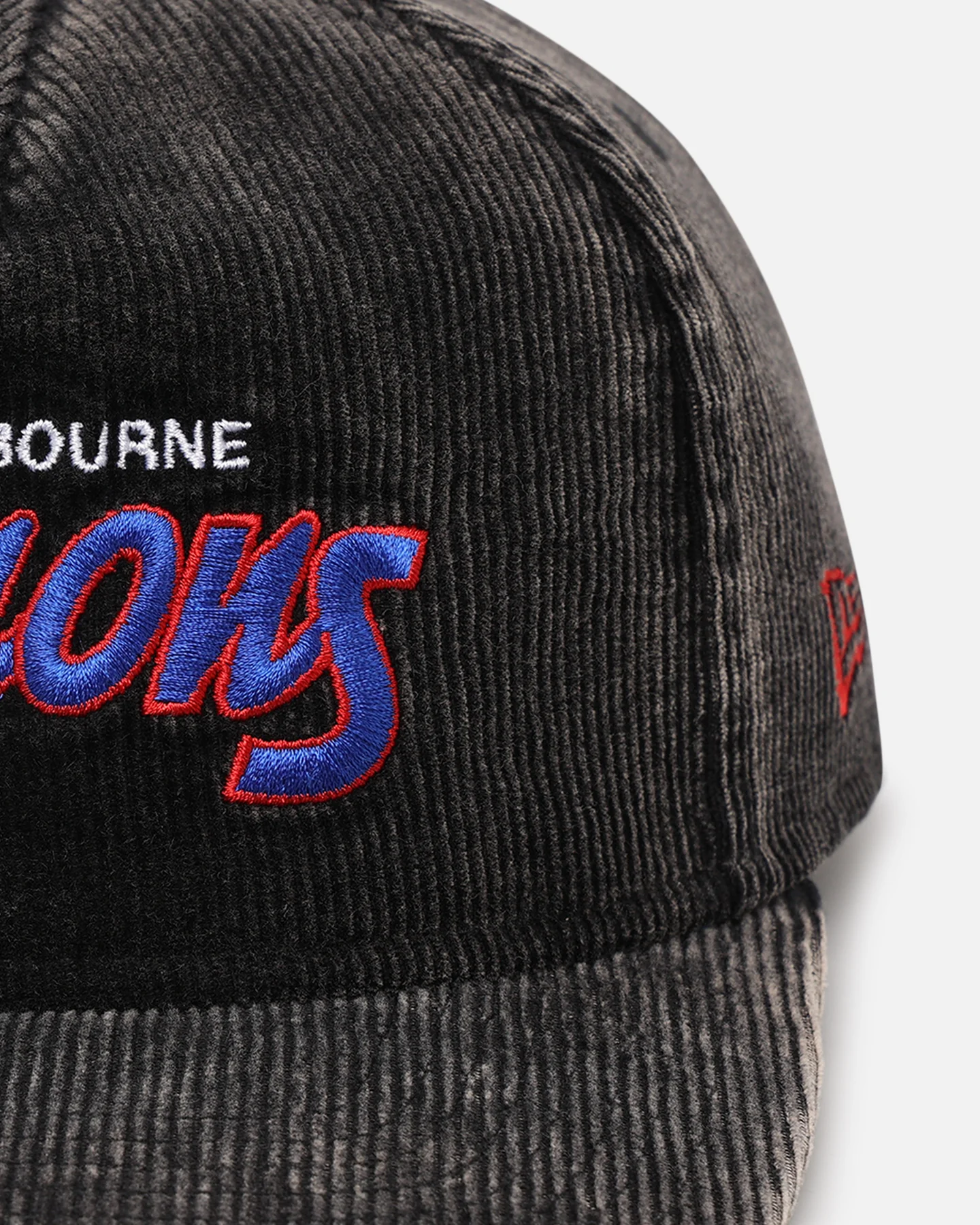 New Era Melbourne Demons 'Washed Corduroy' Pre-Curved Golfer Snapback Black/Kelly Green - Image 7