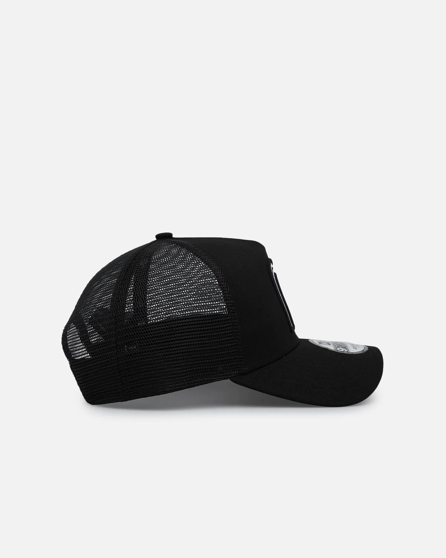 New Era Mexico National Baseball Team 'Cherub Trucker' 9FORTY A-Frame Trucker Snapback Black/White - Image 3