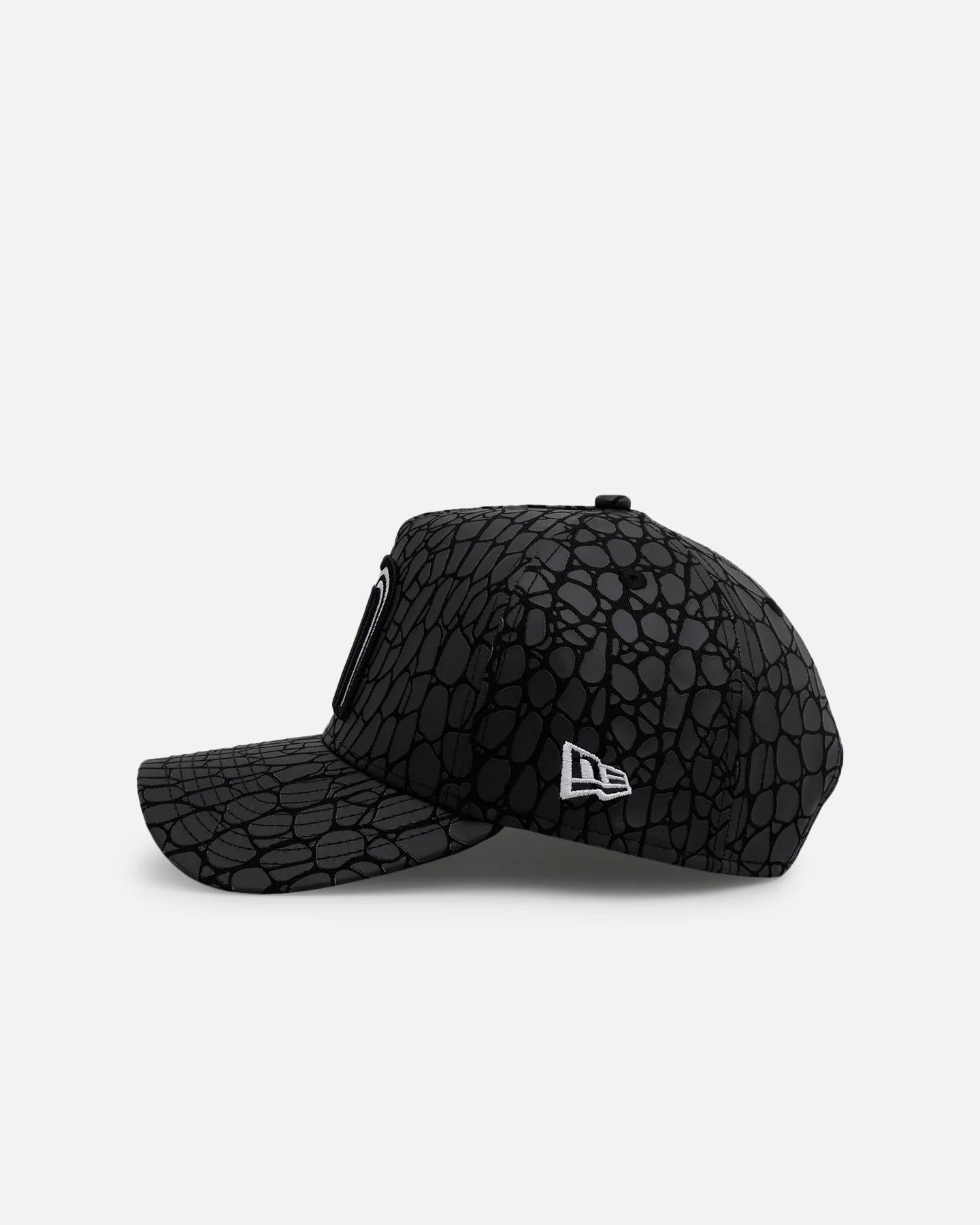 New Era Mexico National Baseball Team 'Croc Skin' 9FORTY A-Frame Snapback Black - Image 4