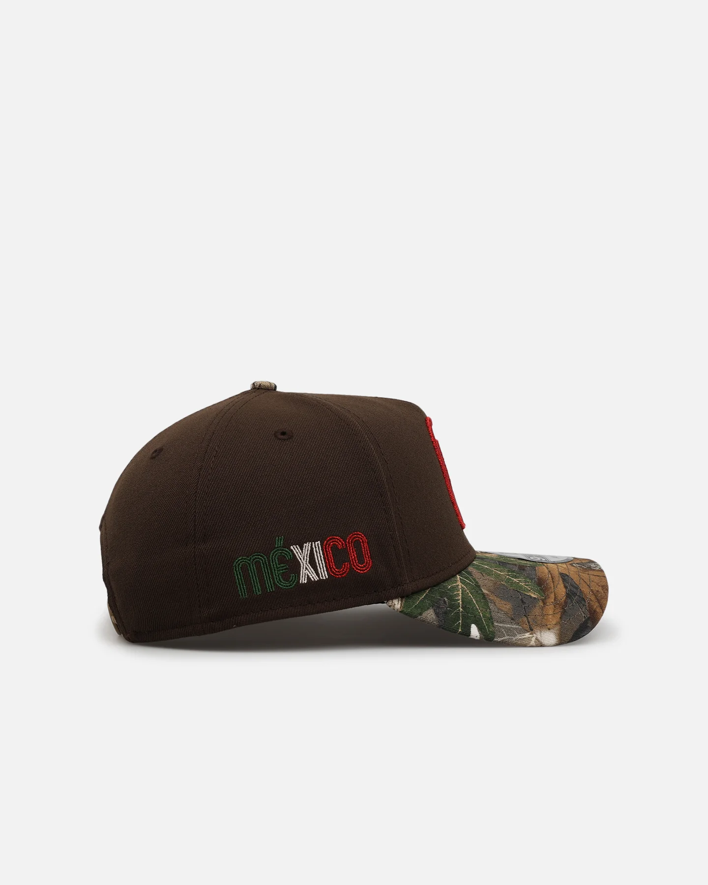 New Era Mexico National Baseball Team 'Great Outdoors' 9FORTY A-Frame Snapback Brown/Camo - Image 3