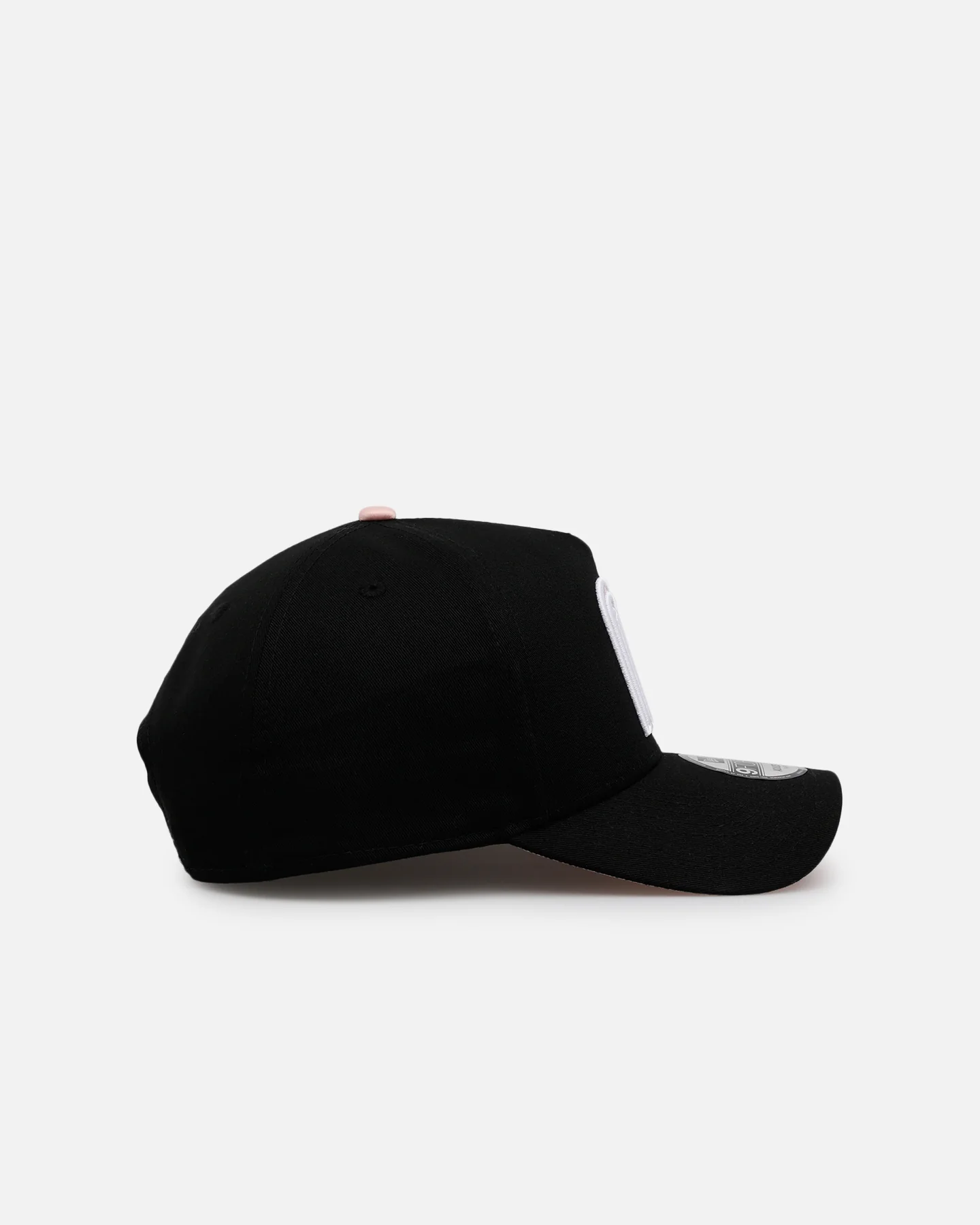 New Era Mexico National Baseball Team 'Pink Satin Hearts 2.0' 9FORTY A-Frame Snapback Black/Pink - Image 3
