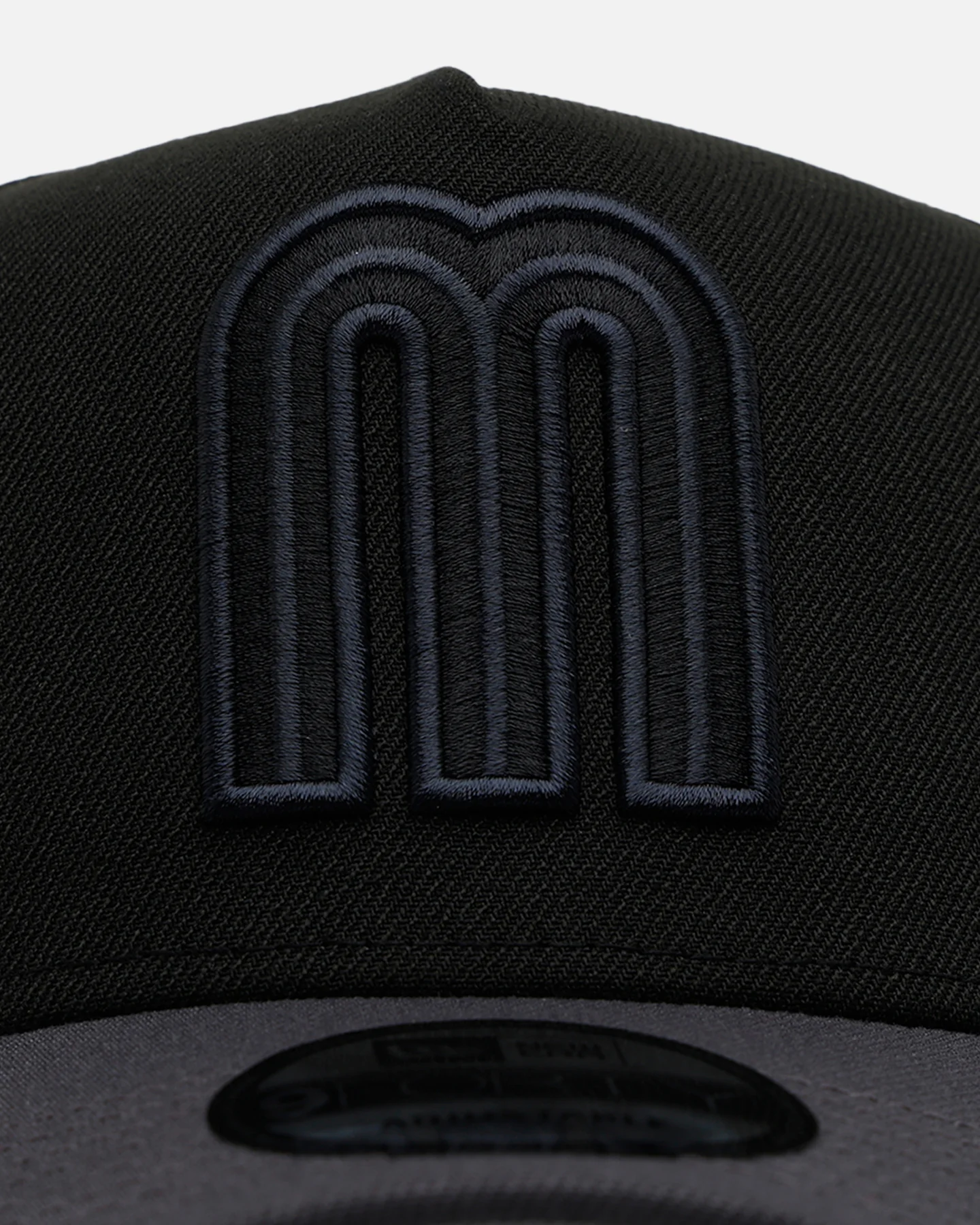 New Era Mexico National Baseball Team 'Stealth' 9FORTY A-Frame Snapback Black/Charcoal - Image 5