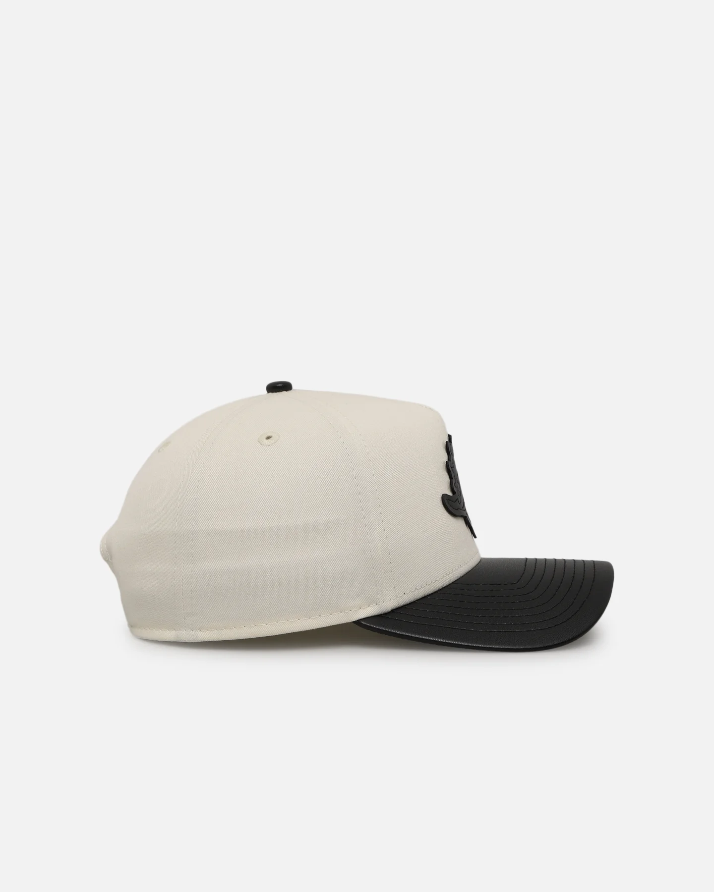 New Era Miami Dolphins 'Leather Visor' 9FORTY A-Frame Snapback Chrome White/Black - Image 3