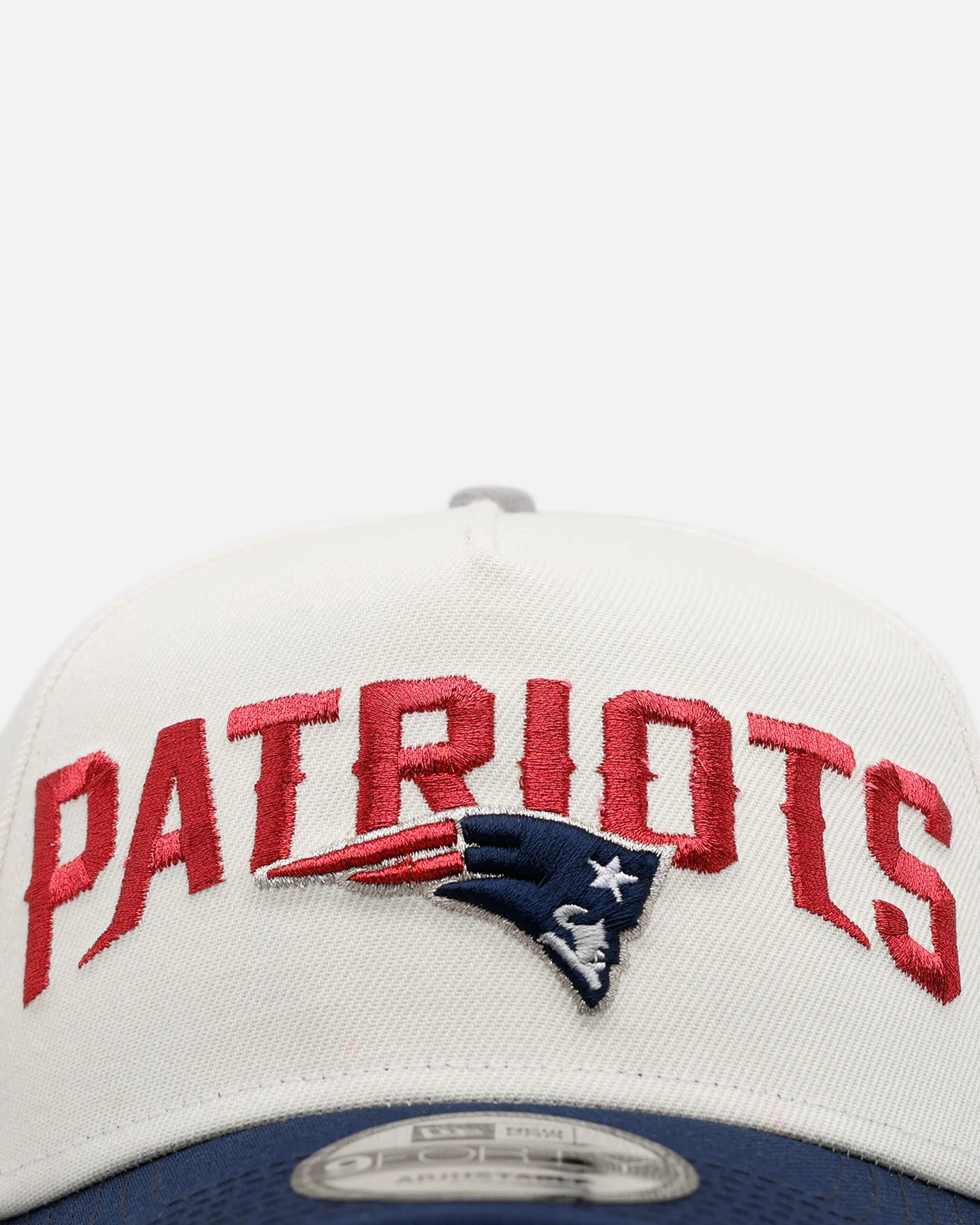 New Era New England Patriots 'Chrome Metallic Wordmark' 9FORTY A-Frame Snapback Chrome - Image 5