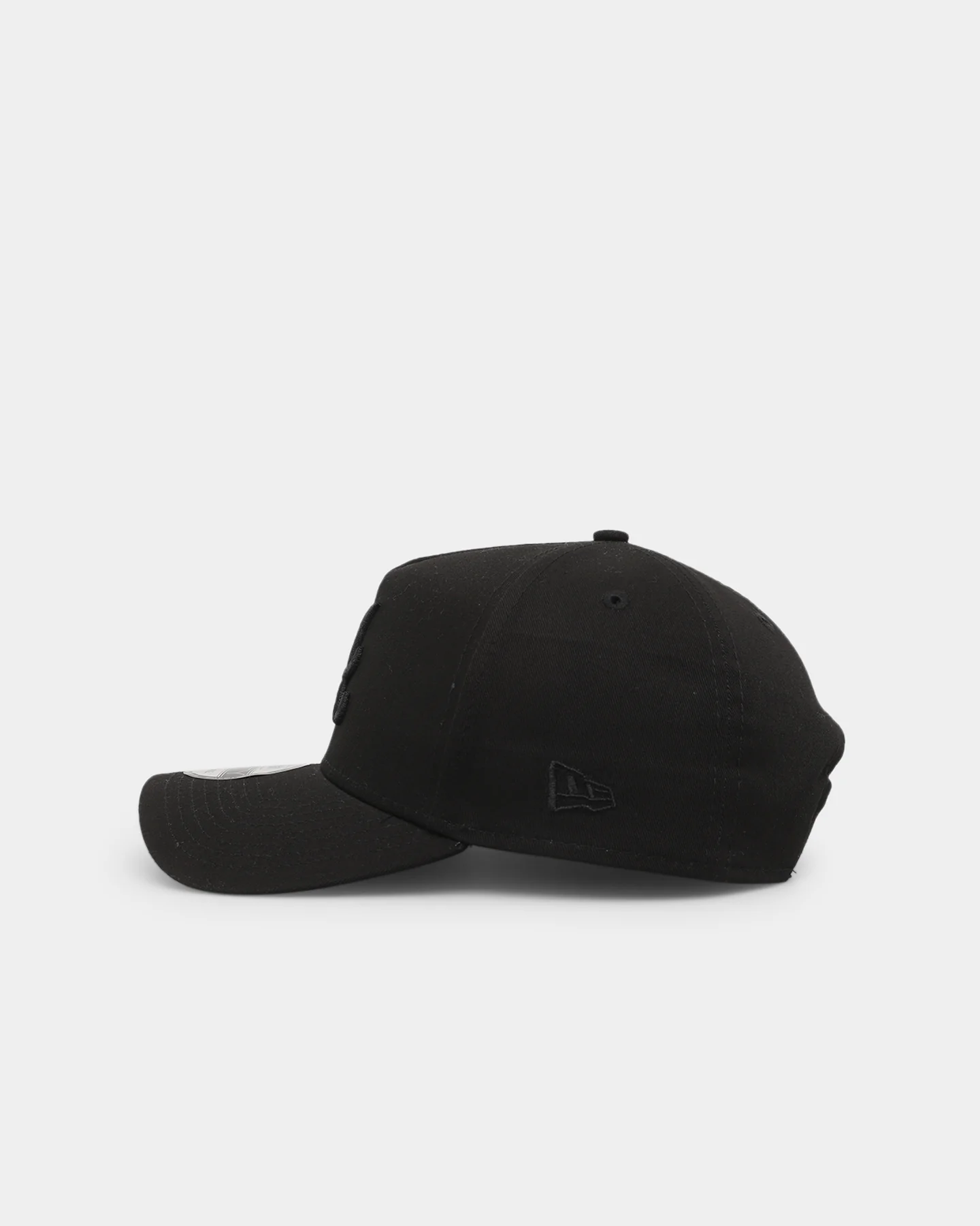 New Era Atlanta Braves 9FORTY A-Frame Snapback Black/Black - Image 4