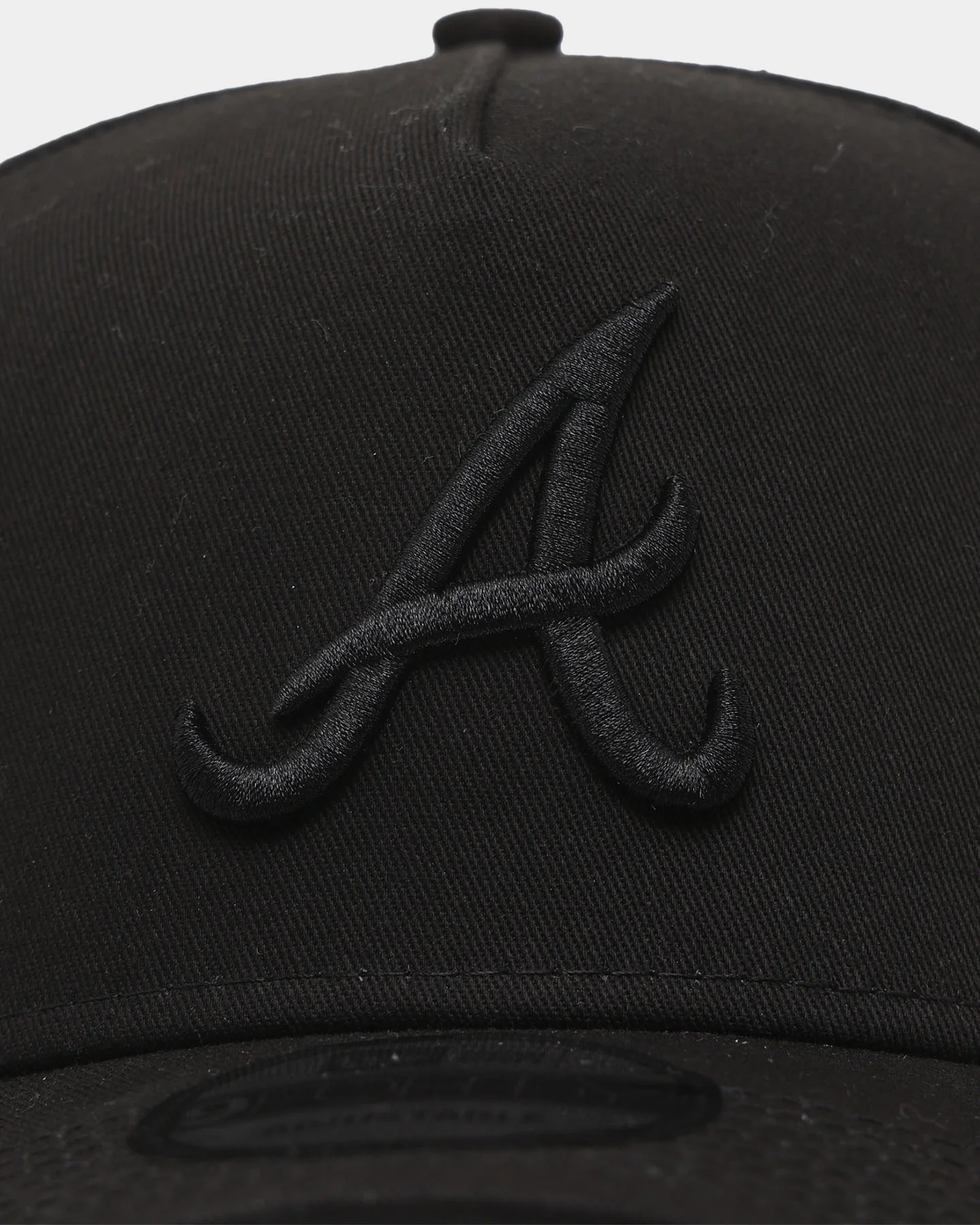 New Era Atlanta Braves 9FORTY A-Frame Snapback Black/Black - Image 5