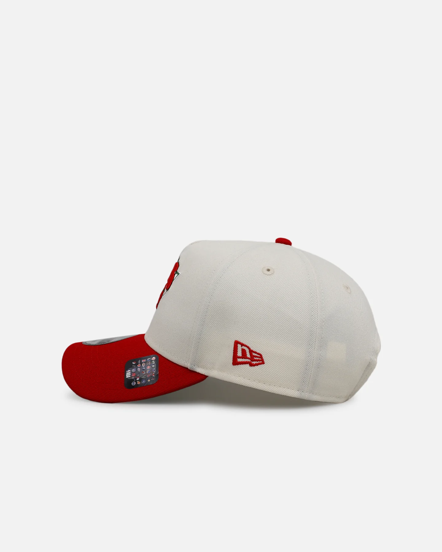 New Era New York Knicks 'Strawberry' 9FORTY A-Frame Snapback Chrome/Red - Image 4