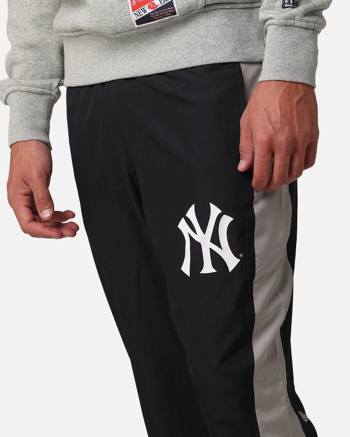 New Era New York Yankees 1675 Trackpant Dark Blue - Image 4