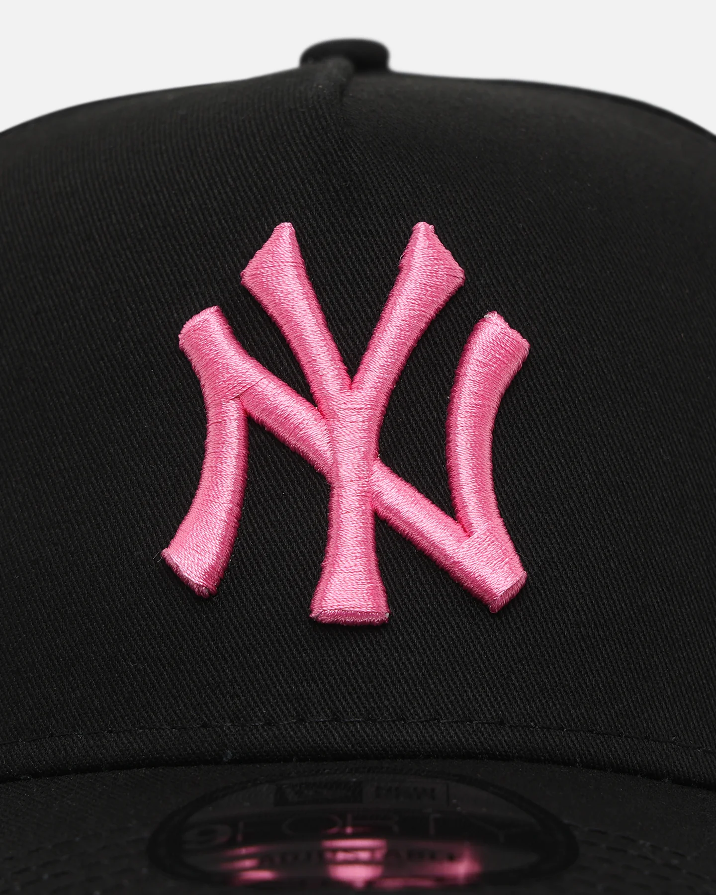 New Era New York Yankees 'Black Pink' 9FORTY A-Frame Snapback Black/Pink - Image 5