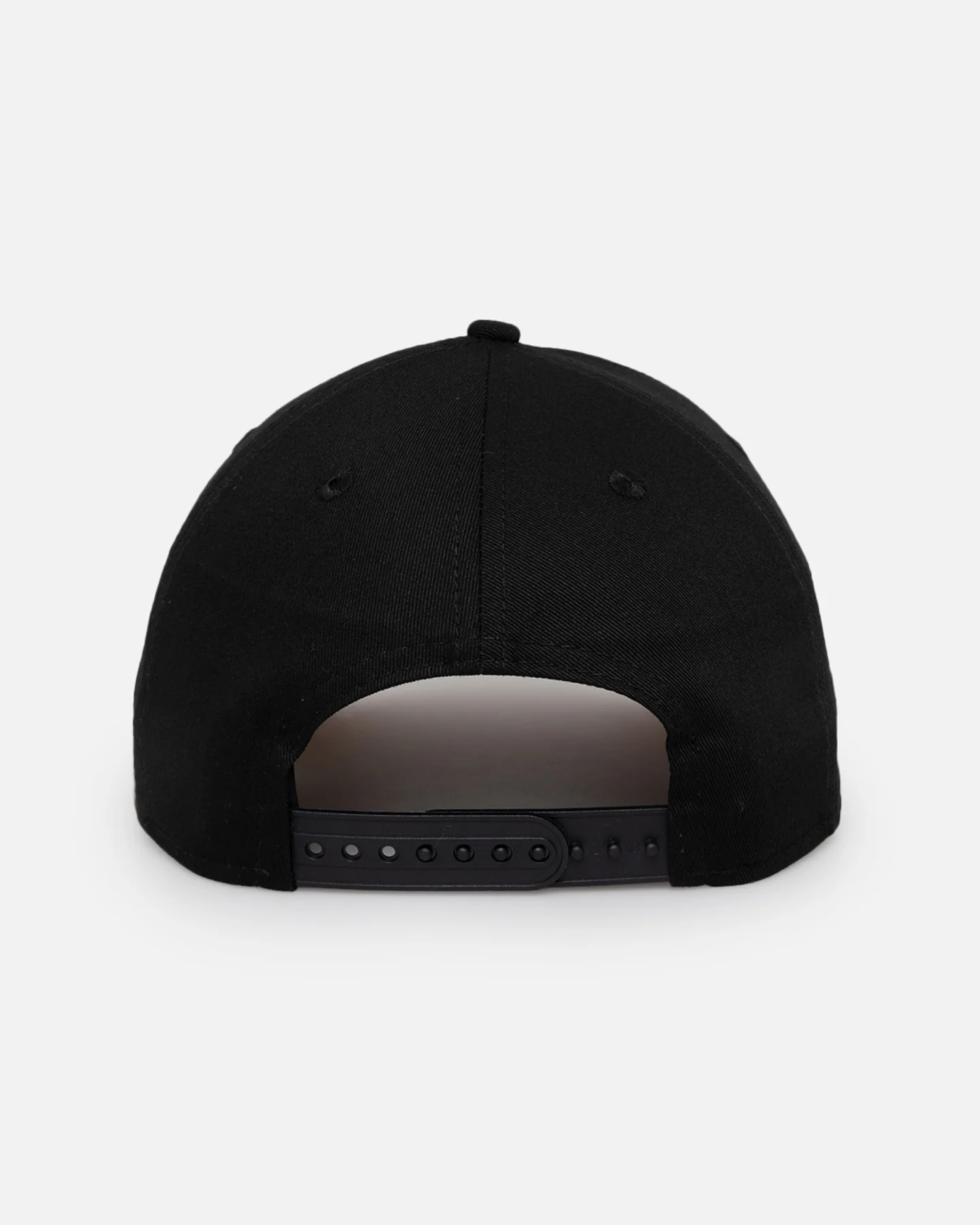 New Era New York Yankees 'Pink Satin Hearts' 9FORTY A-Frame Snapback Black/White - Image 2