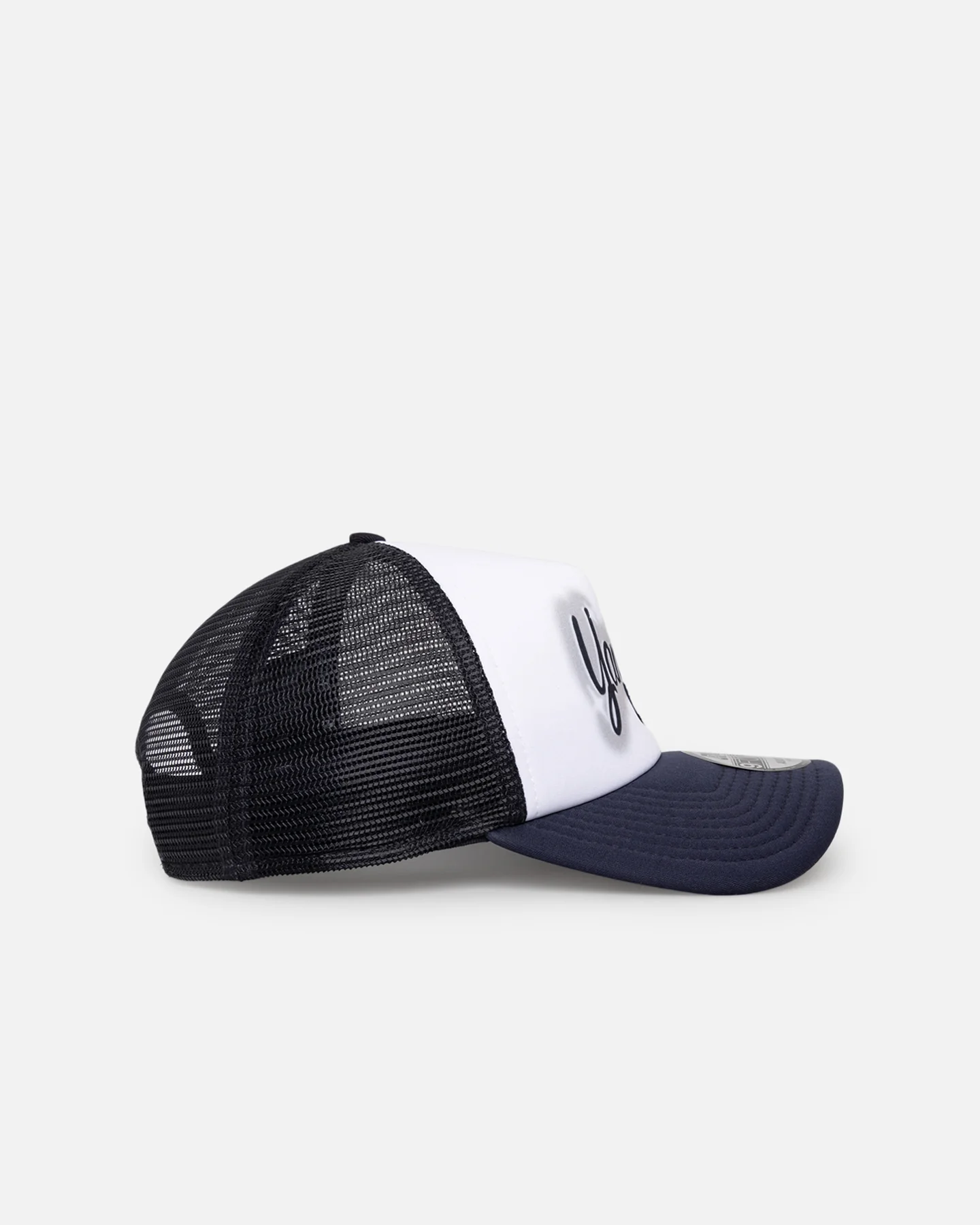 New Era New York Yankees 'Airbrush' 9FORTY A-Frame Trucker Snapback White/OTC - Image 3