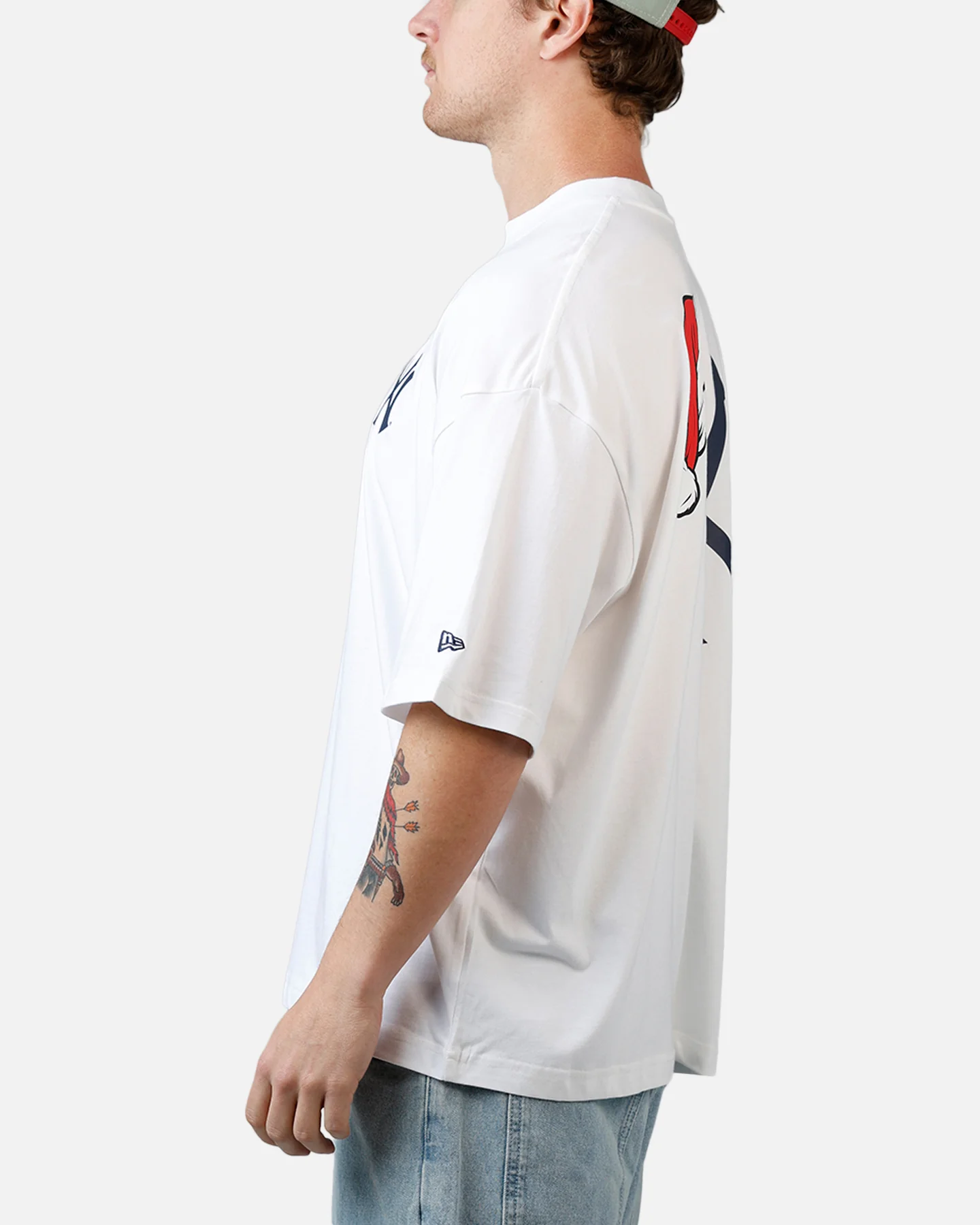 New Era New York Yankees 'All I Want For Christmas' Santa T-Shirt White - Image 5