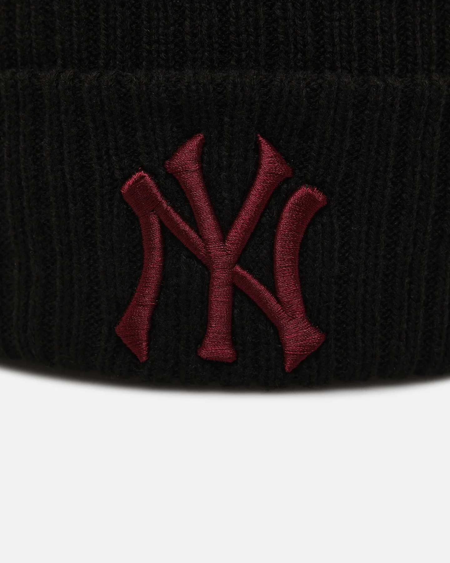 New Era New York Yankees Beanie Black - Image 5