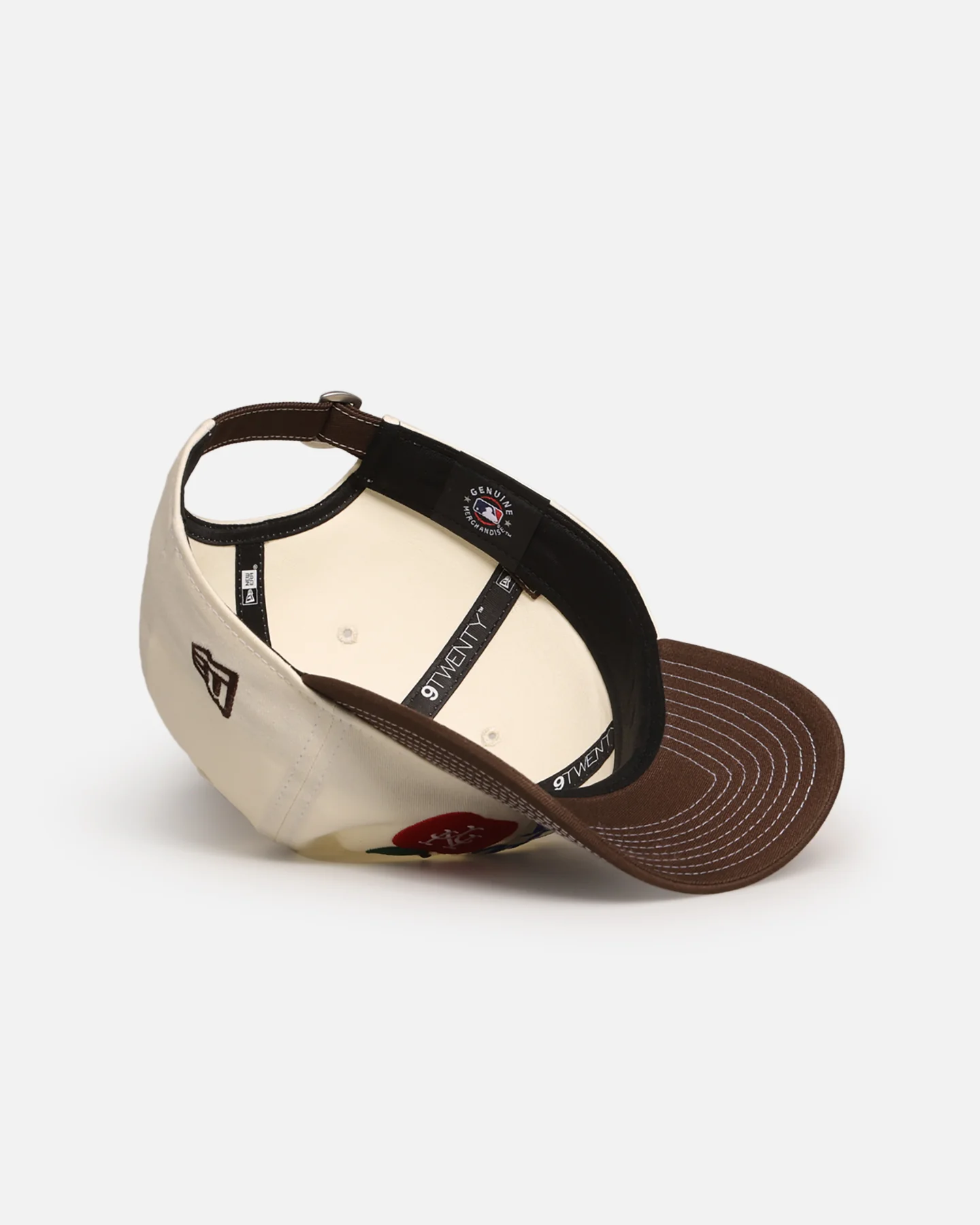 New Era New York Yankees ' Big Apple' 9TWENTY Strapback White/Navy - Image 6