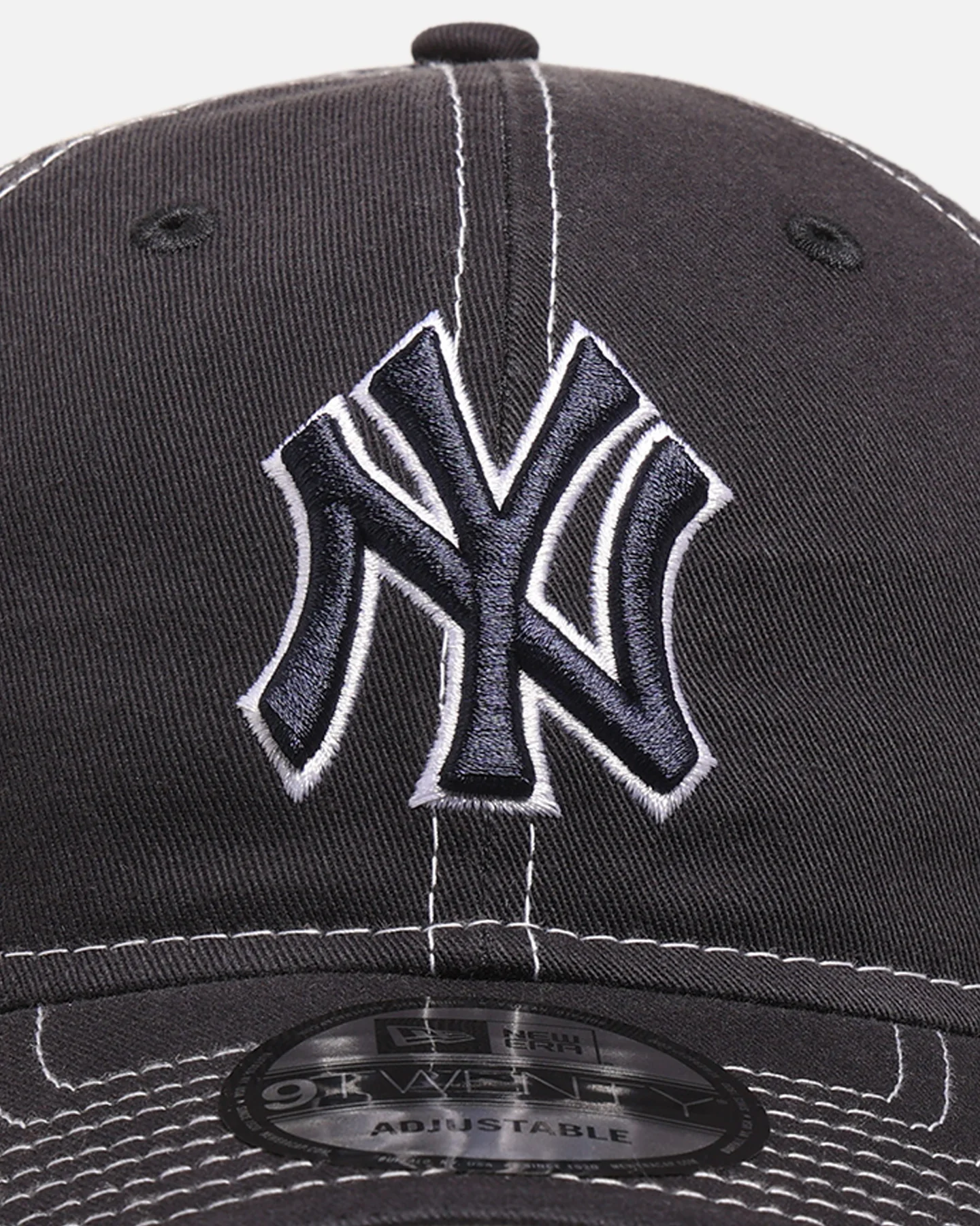 New Era New York Yankees 'Contrast Stitch' 9TWENTY Strapback Official Team Colour - Image 5