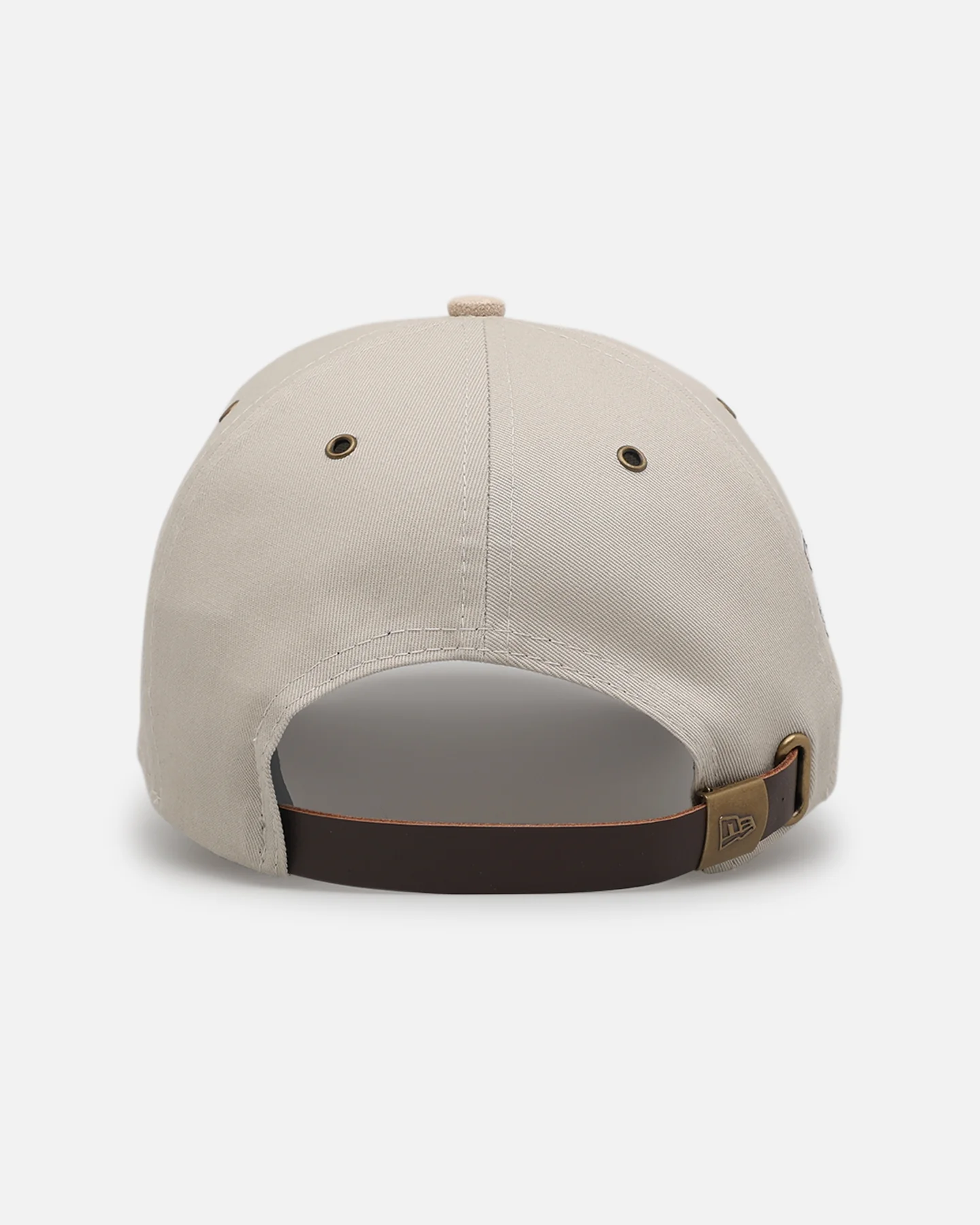 New Era New York Yankees 'Cream Suede' 9FORTY A-Frame Strapback Stone/Oatmilk - Image 2