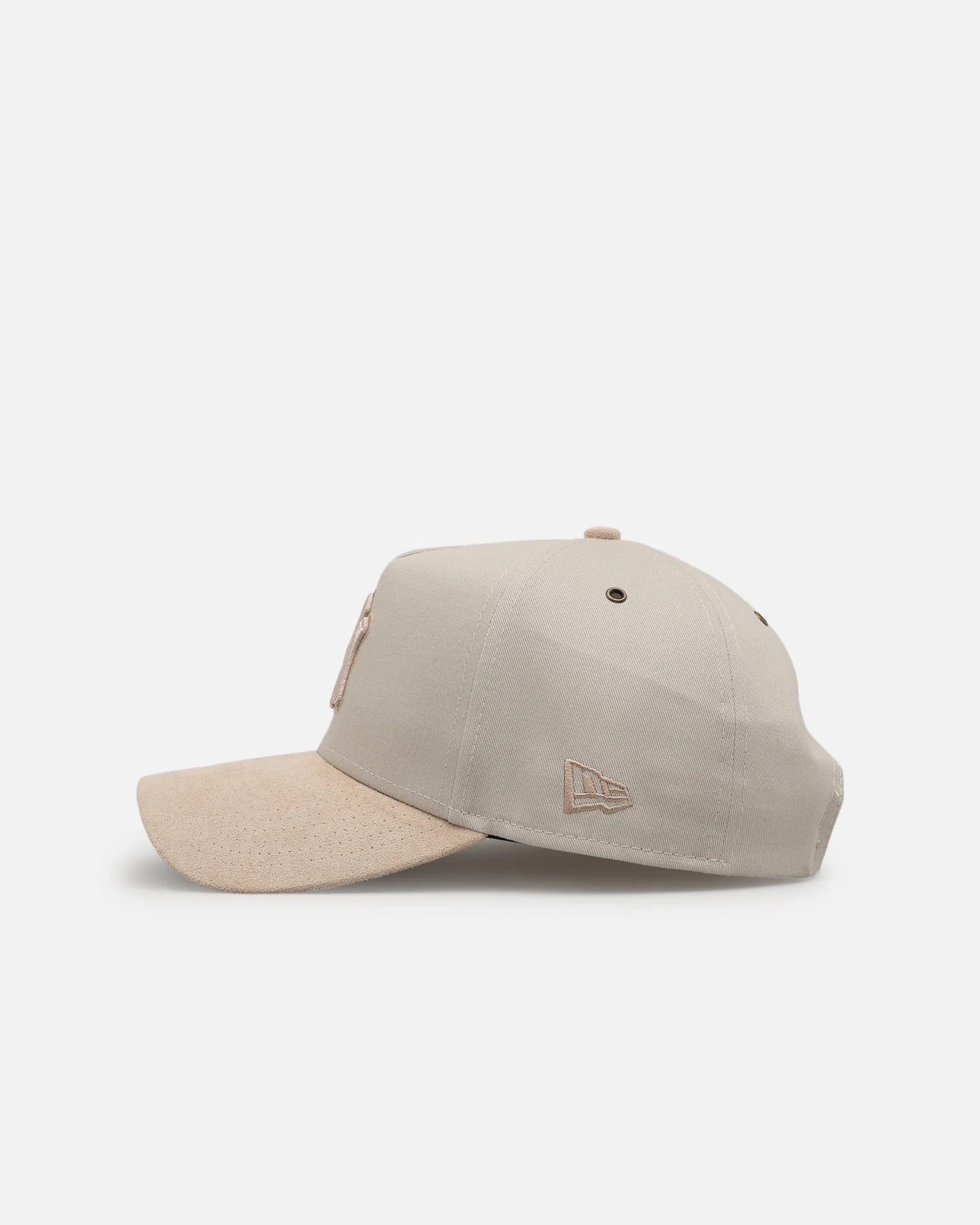 New Era New York Yankees 'Cream Suede' 9FORTY A-Frame Strapback Stone/Oatmilk - Image 4