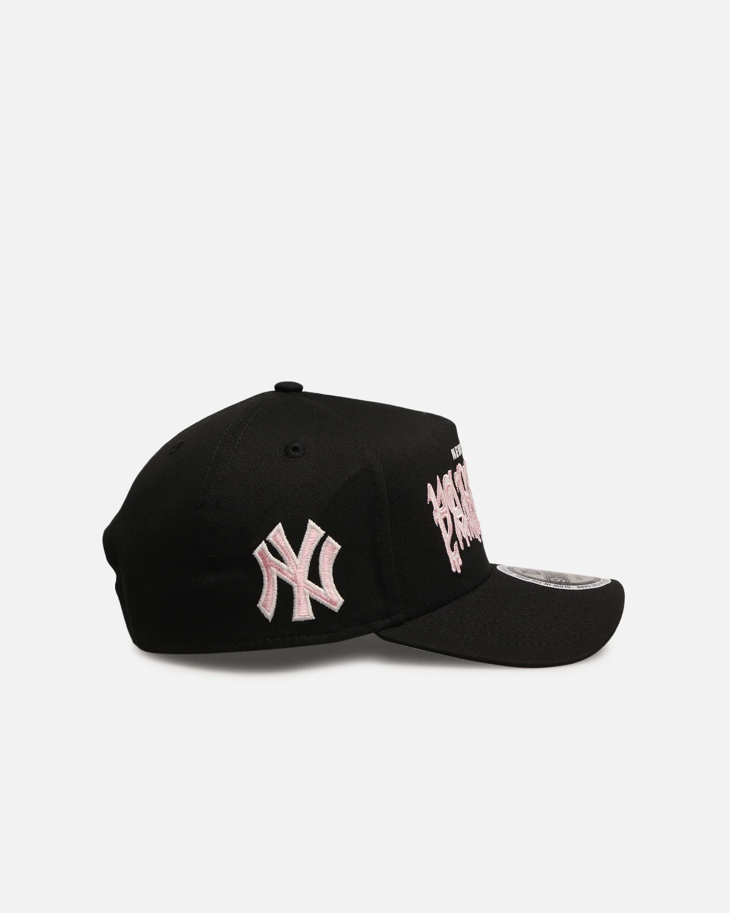 New Era New York Yankees 'Drip Glow Script' 9FORTY A-Frame Snapback Black/Pink - Image 3